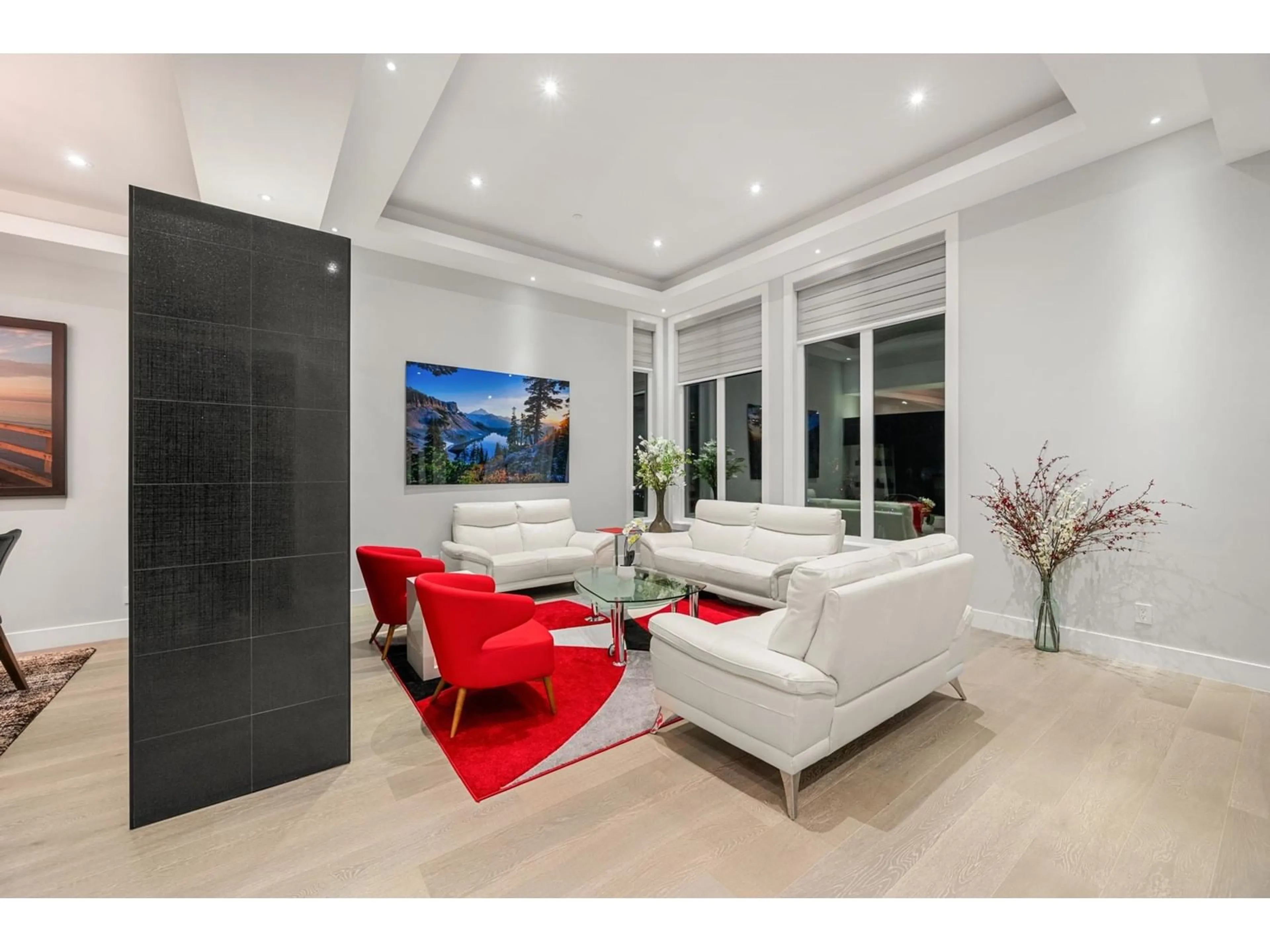 Living room with furniture, unknown for 13689 BLACKBURN, White Rock British Columbia V4B2Z1