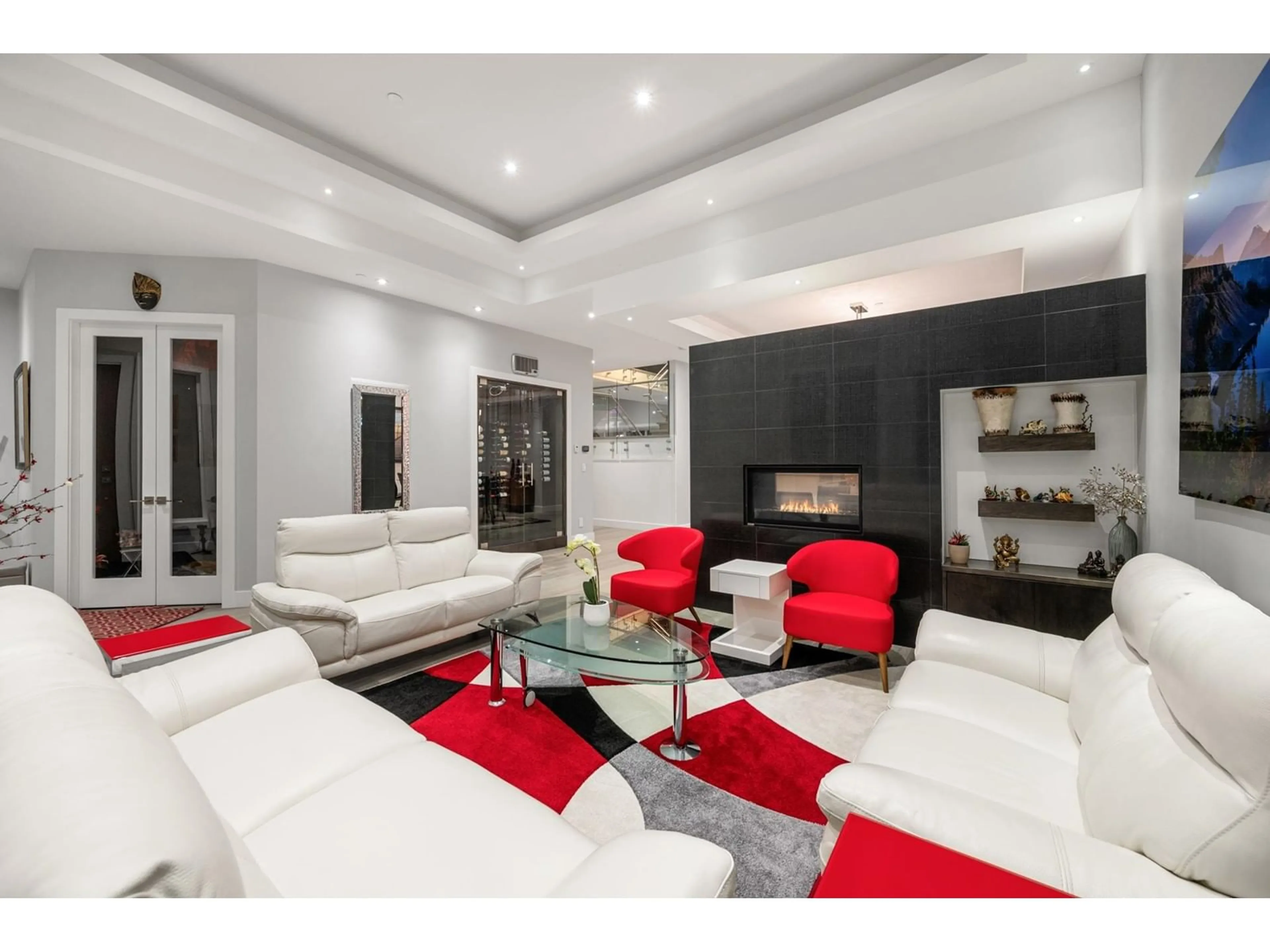 Living room with furniture, unknown for 13689 BLACKBURN, White Rock British Columbia V4B2Z1