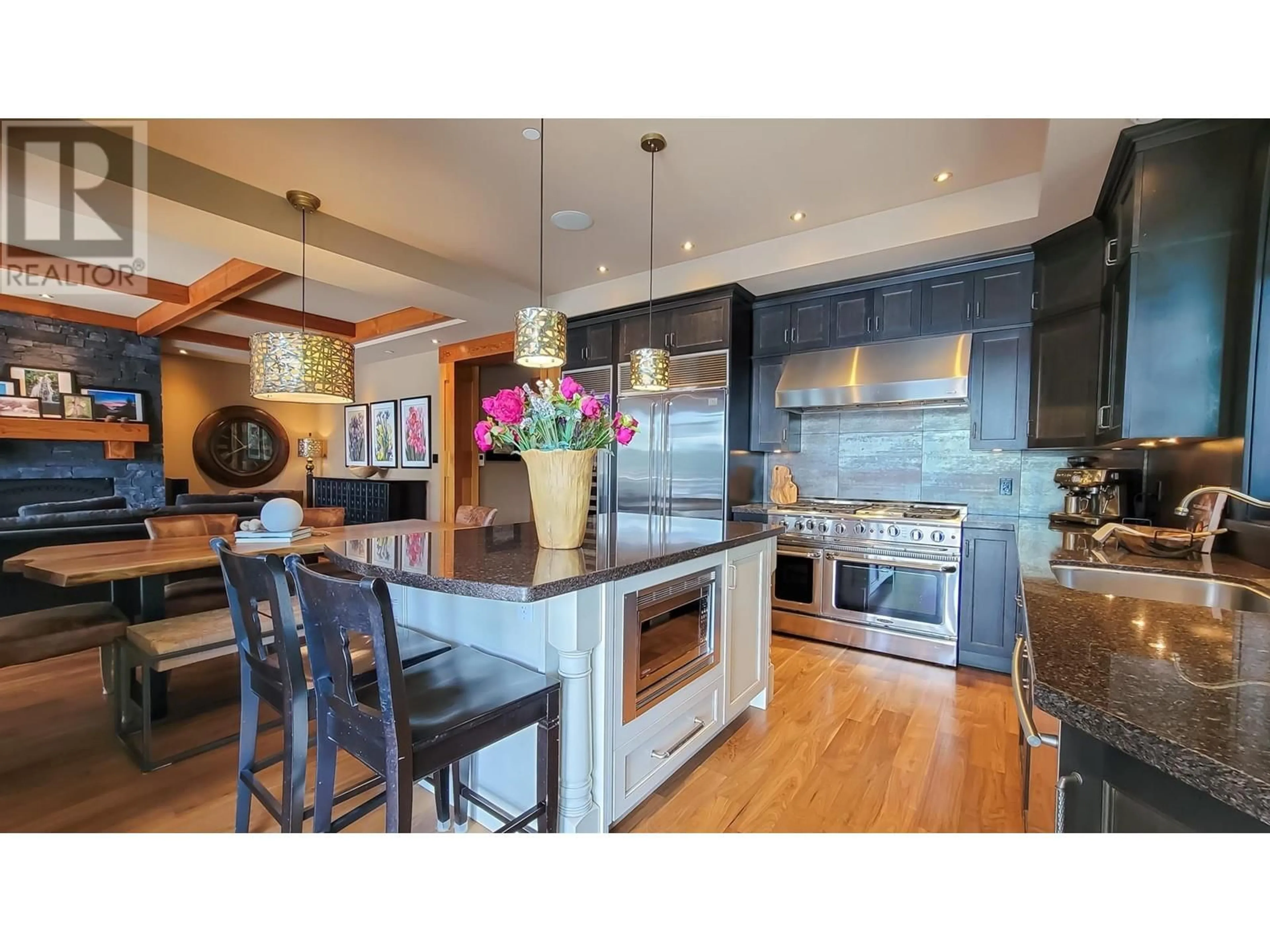 Contemporary kitchen, unknown for 5125 INDIAN RIVER DRIVE, North Vancouver British Columbia V7G2T6
