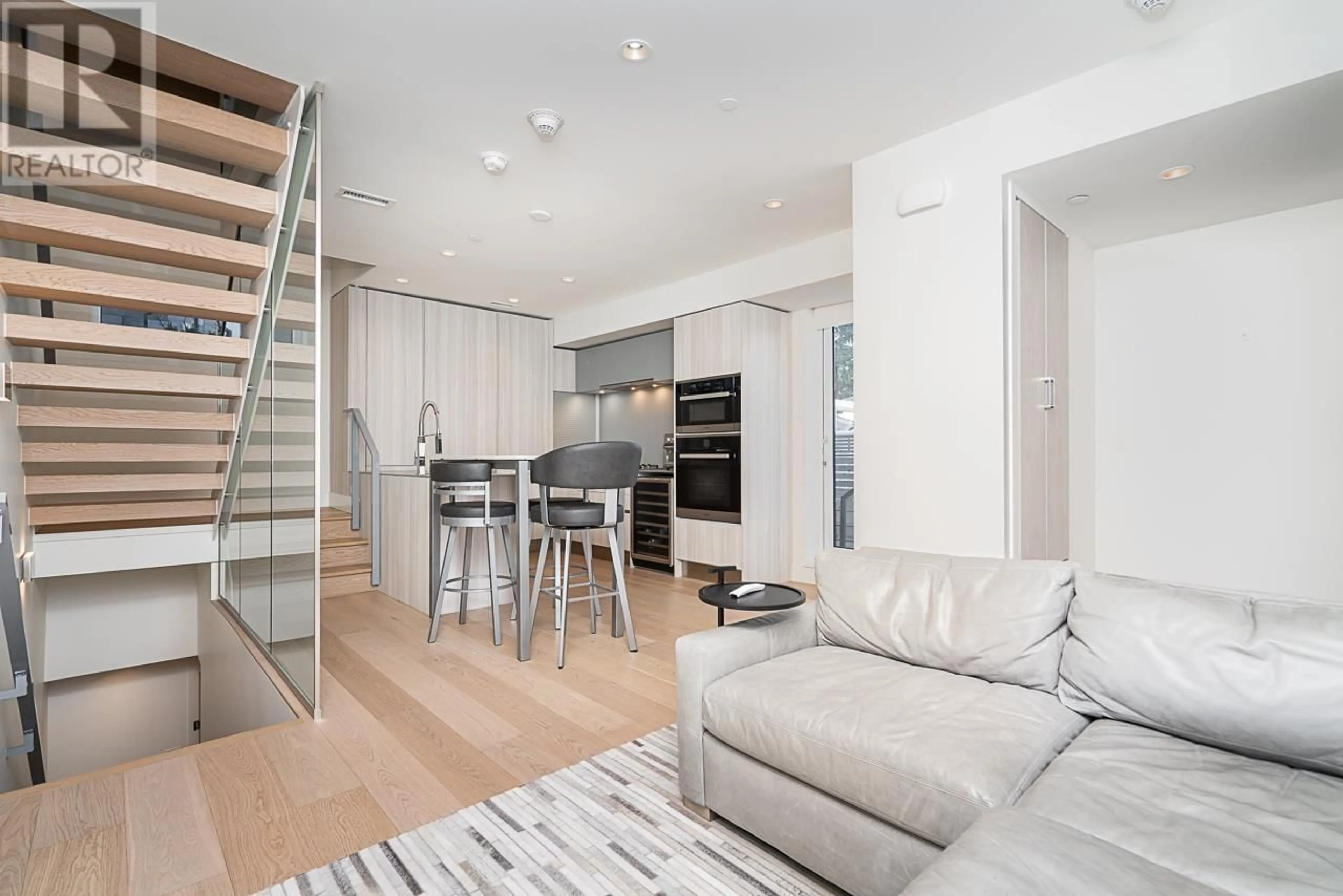 Unknown for 158 WOODSTOCK AVENUE, Vancouver British Columbia V5Y0N1