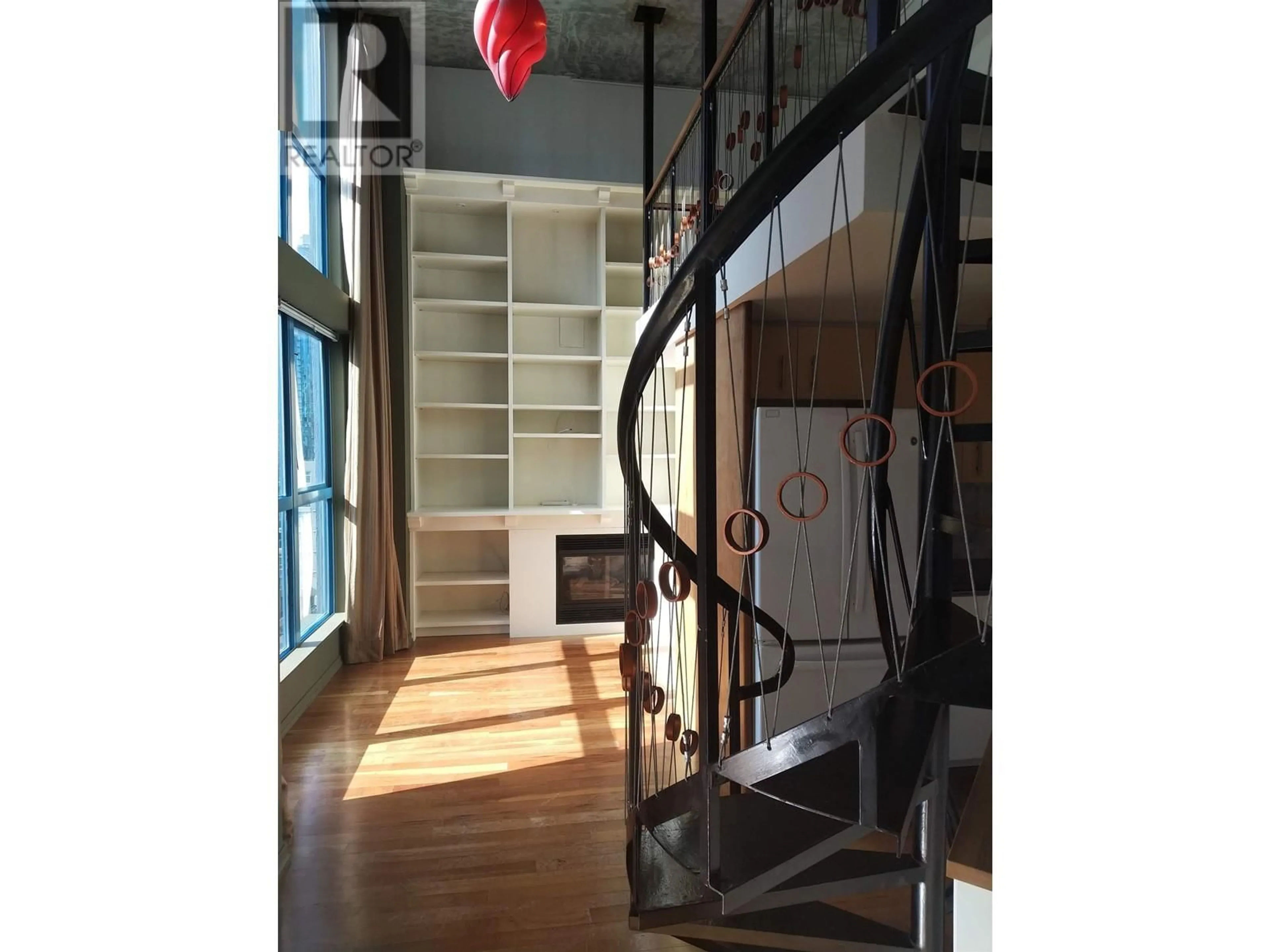 Indoor foyer for 601 - 1238 SEYMOUR STREET, Vancouver British Columbia V6B3N9