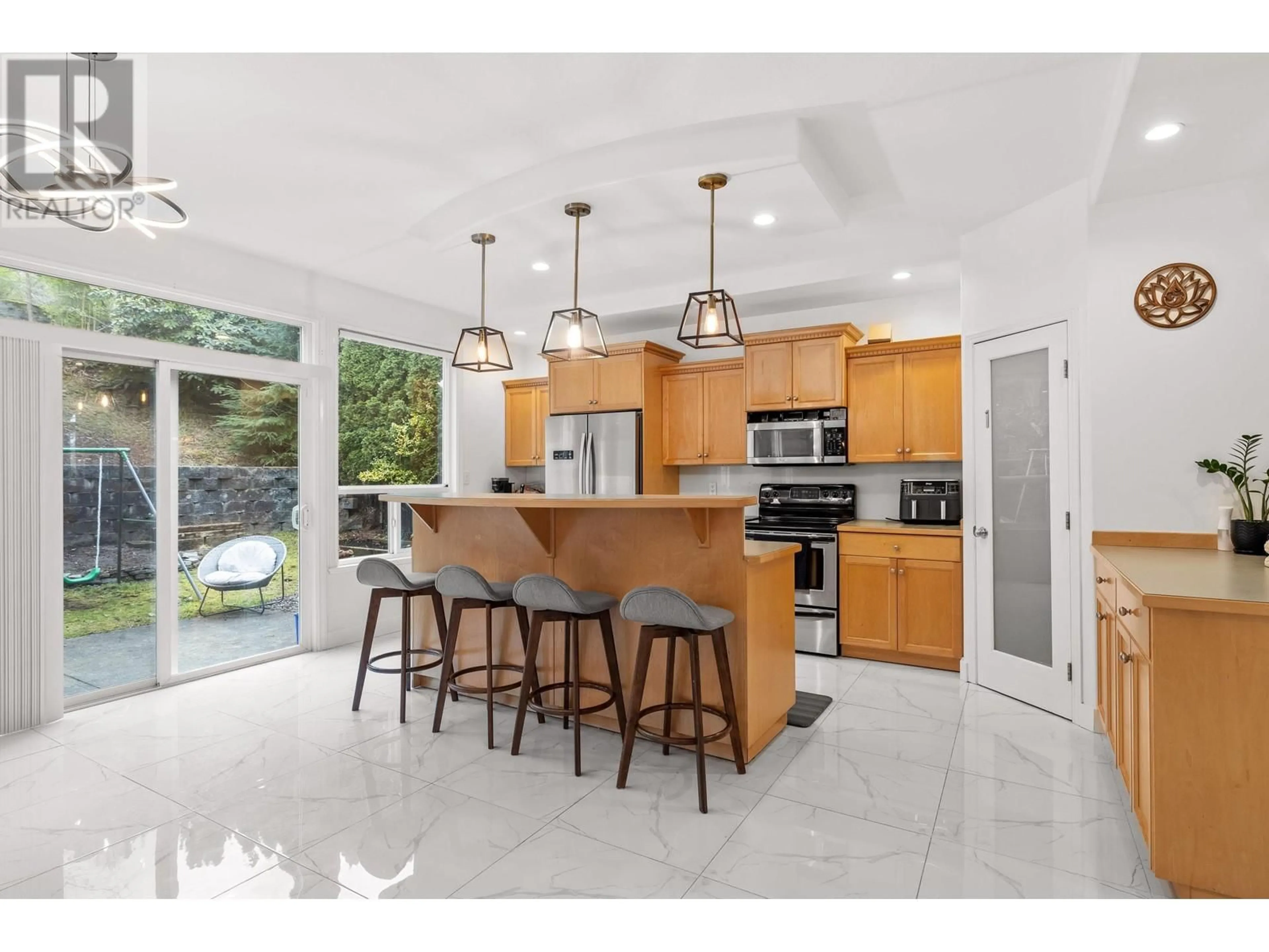 Open concept kitchen, ceramic/tile floor for 13360 235 STREET, Maple Ridge British Columbia V4R2W3
