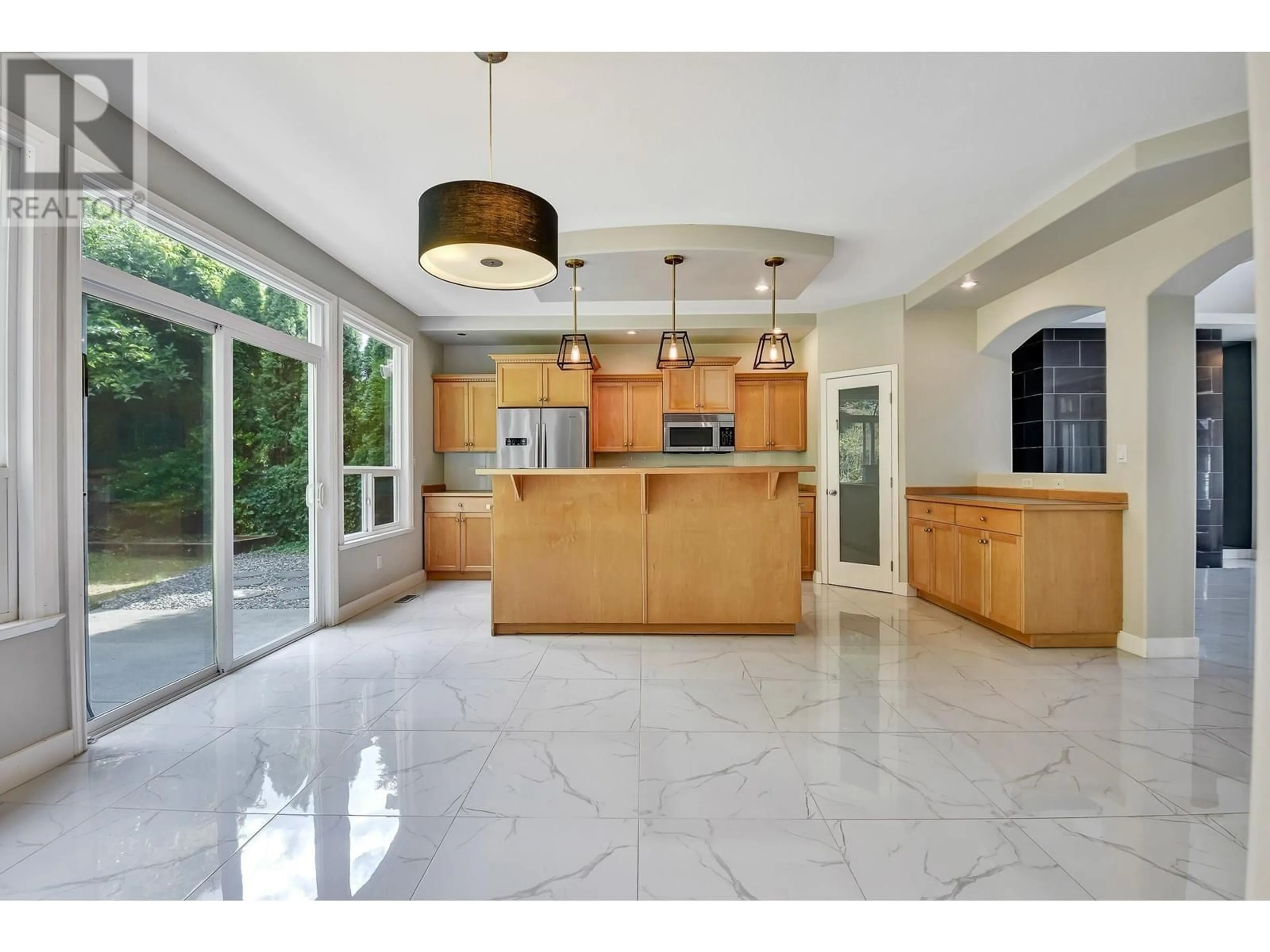Open concept kitchen, ceramic/tile floor for 13360 235 STREET, Maple Ridge British Columbia V4R2W3