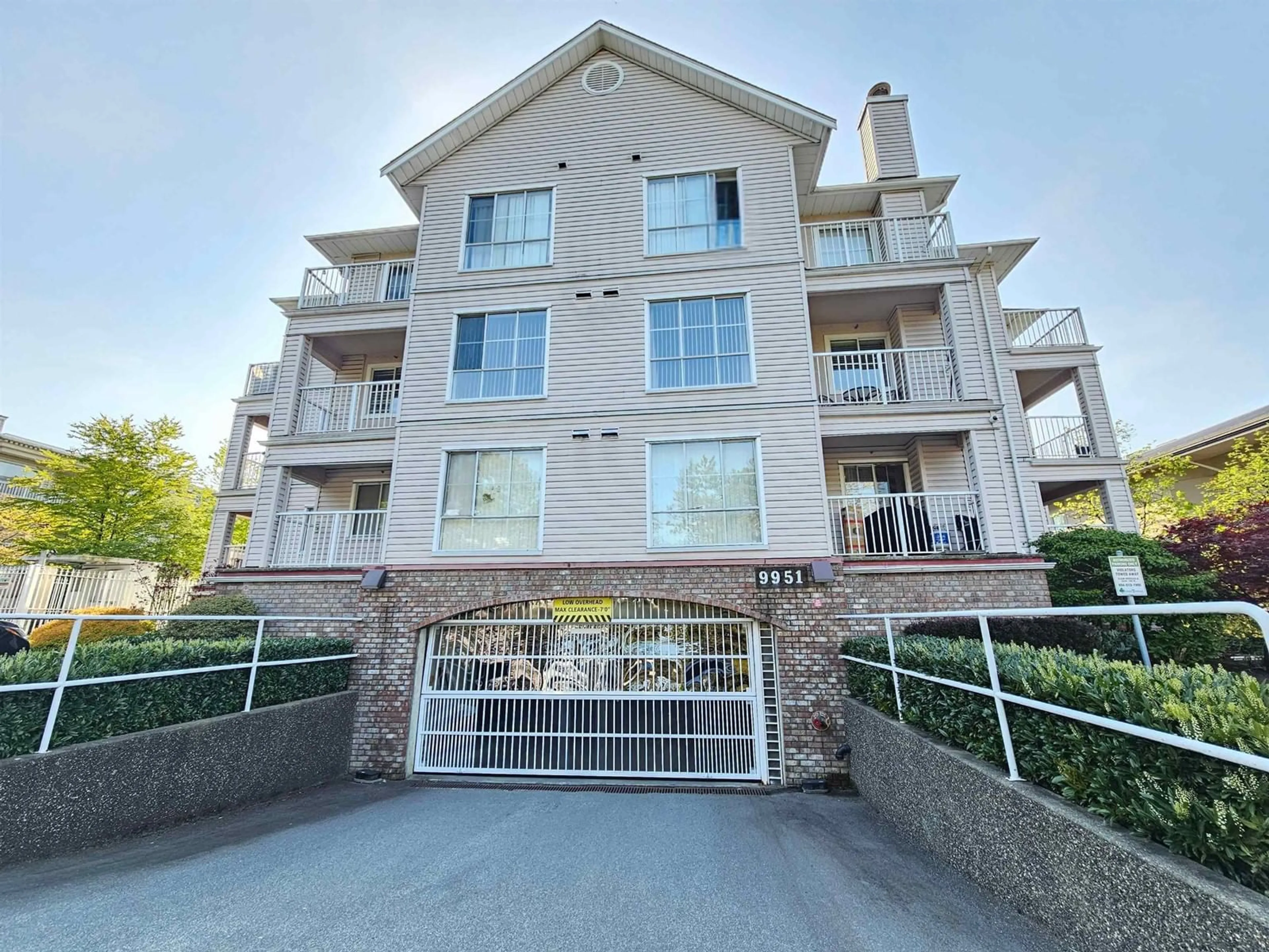A pic from outside/outdoor area/front of a property/back of a property/a pic from drone, unknown for 108 - 9951 152, Surrey British Columbia V3R4G5