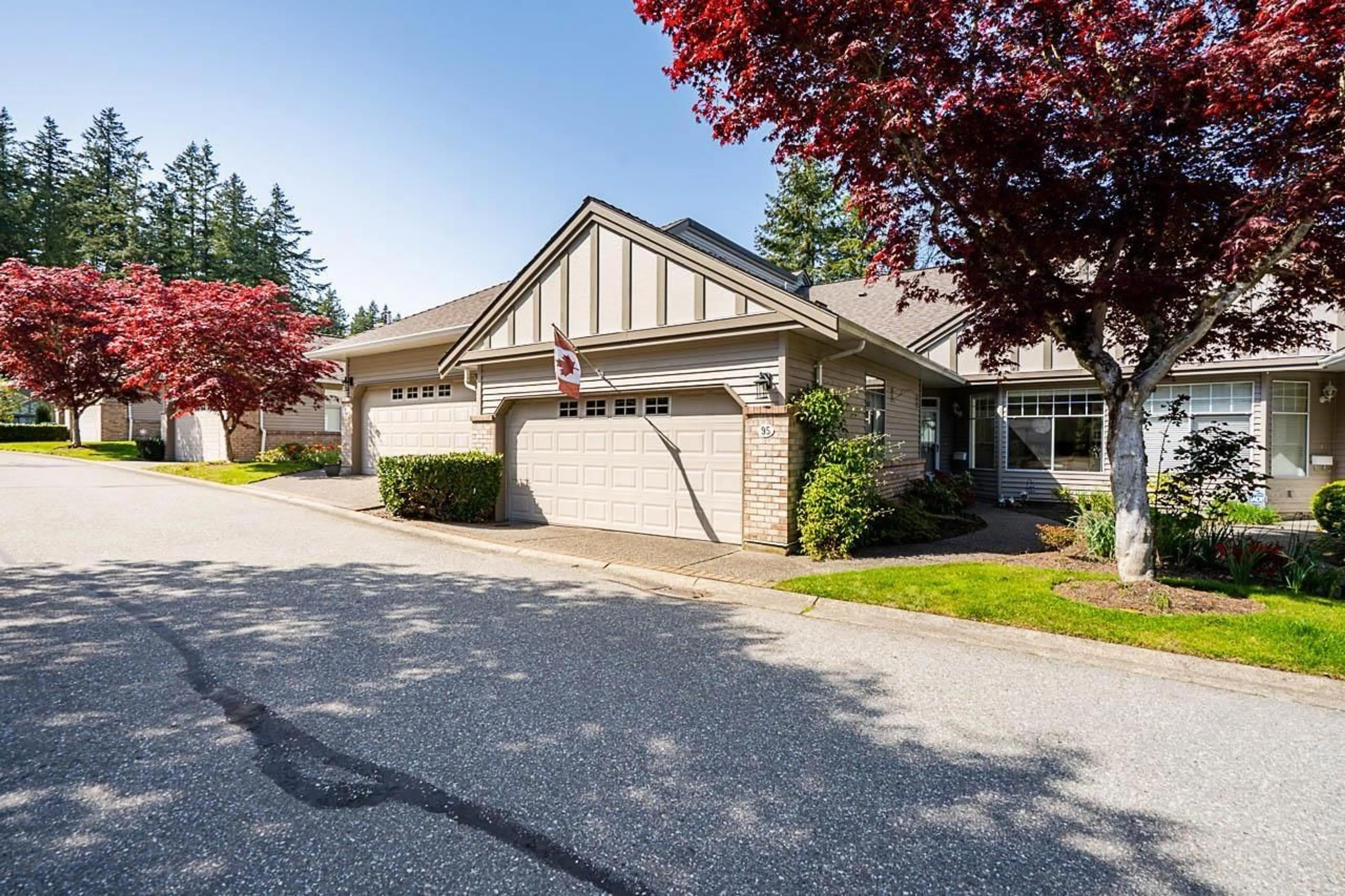 Home with vinyl exterior material, street for 95 - 2533 152, Surrey British Columbia V4P1N4