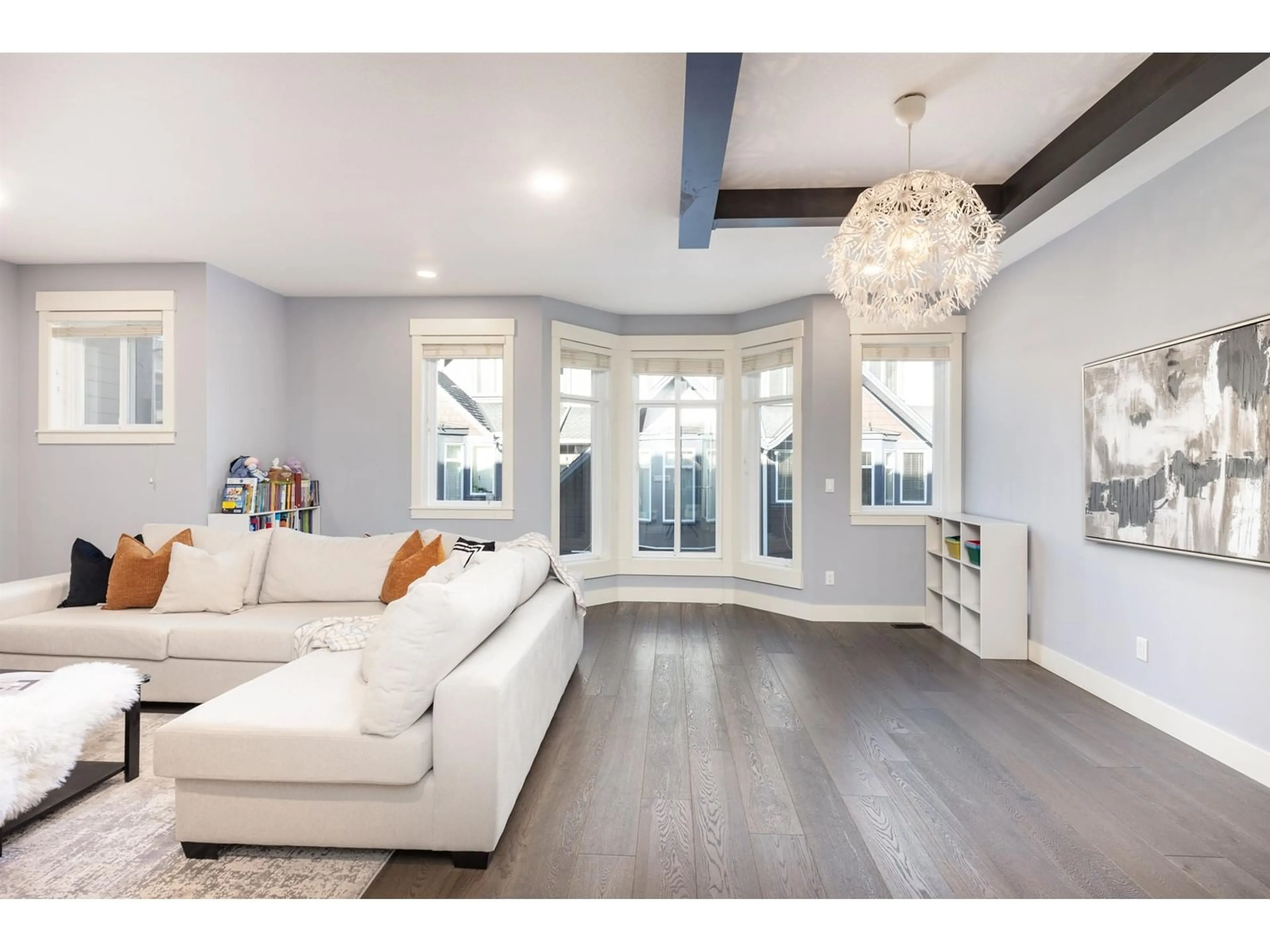 Living room with furniture, unknown for 31 - 15977 26, Surrey British Columbia V3Z2W7