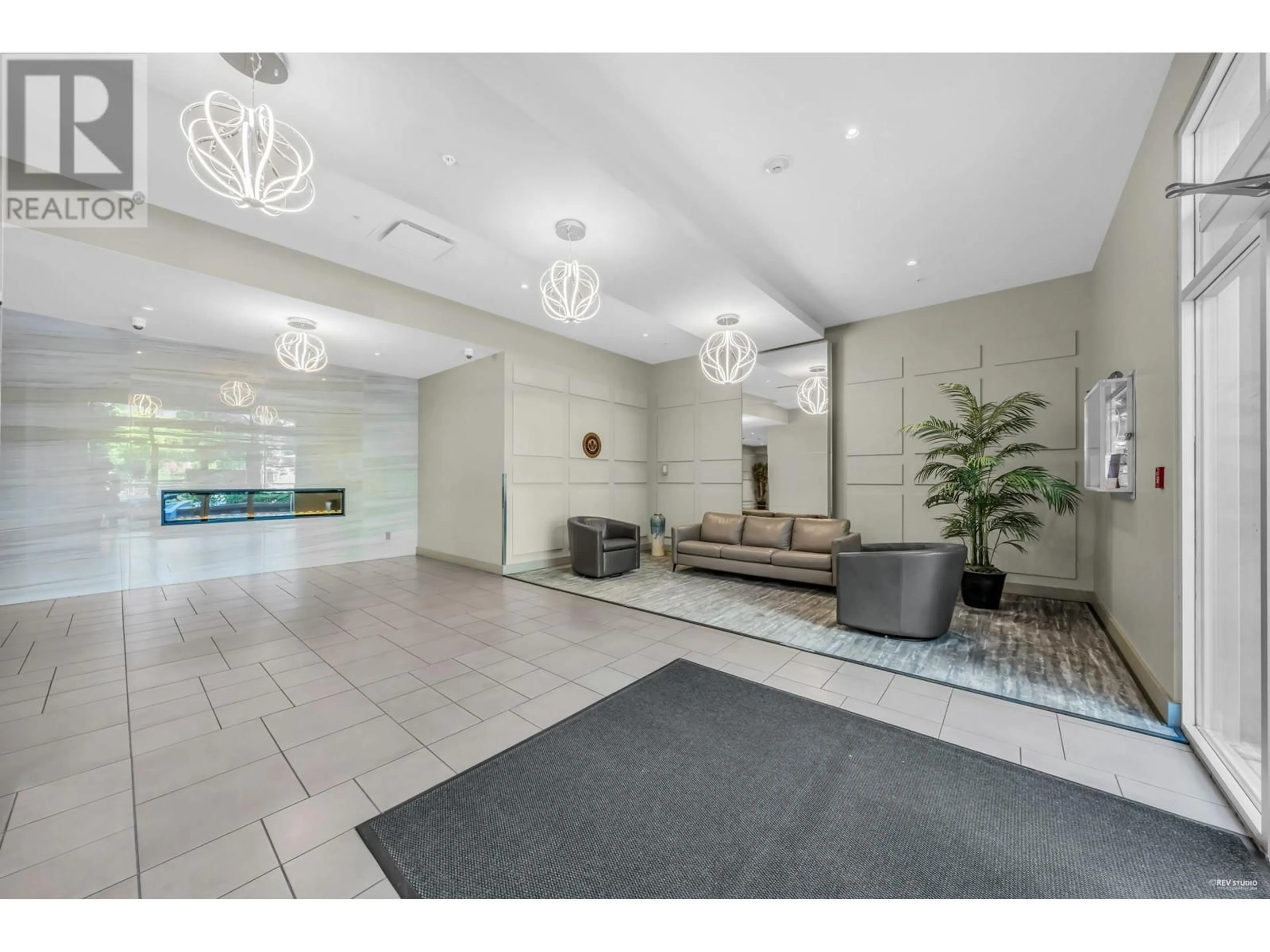 Lobby for 701 - 121 16TH STREET, North Vancouver British Columbia V7M1T3