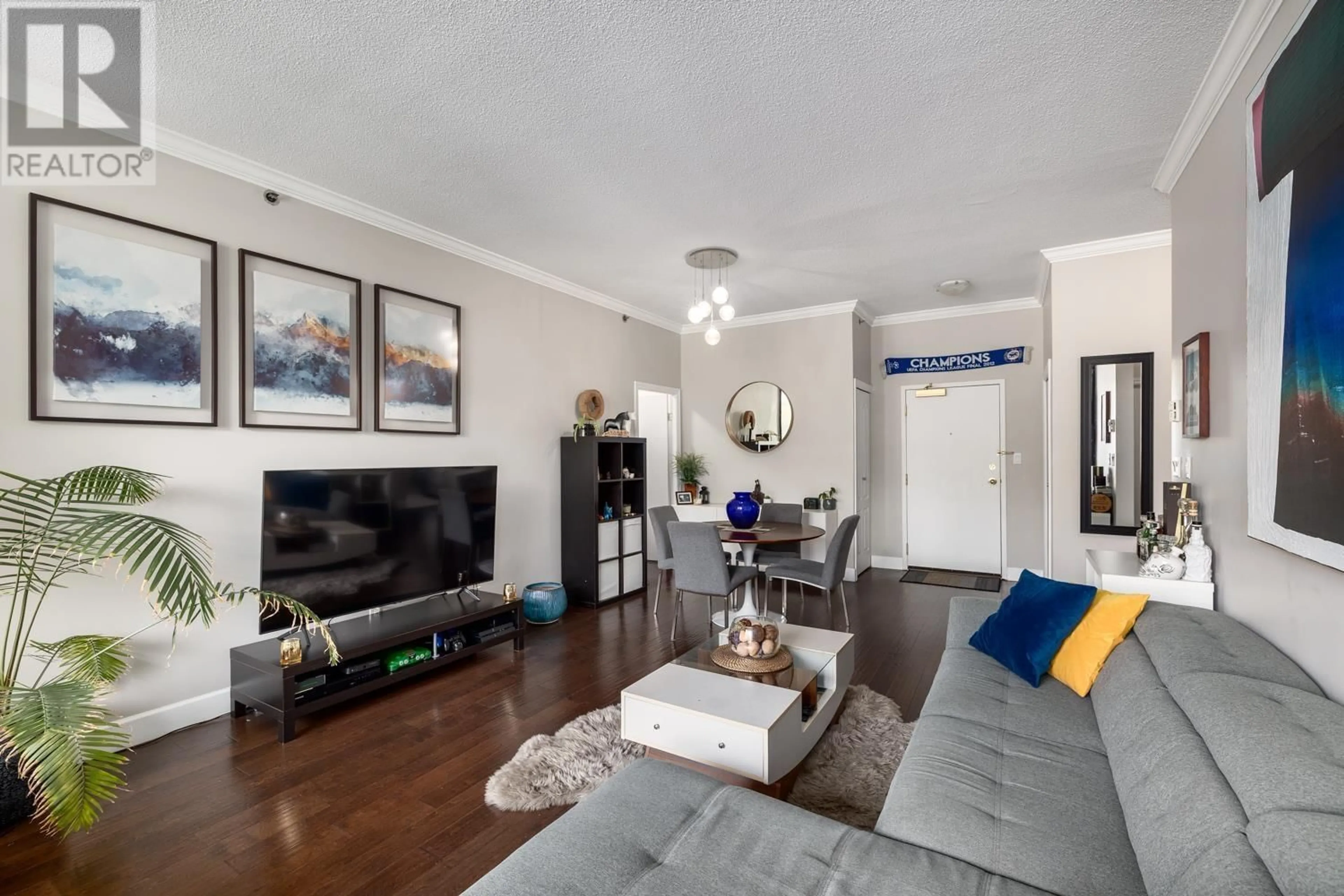 Living room with furniture, unknown for 305 - 503 16TH AVENUE, Vancouver British Columbia V5Z4N3