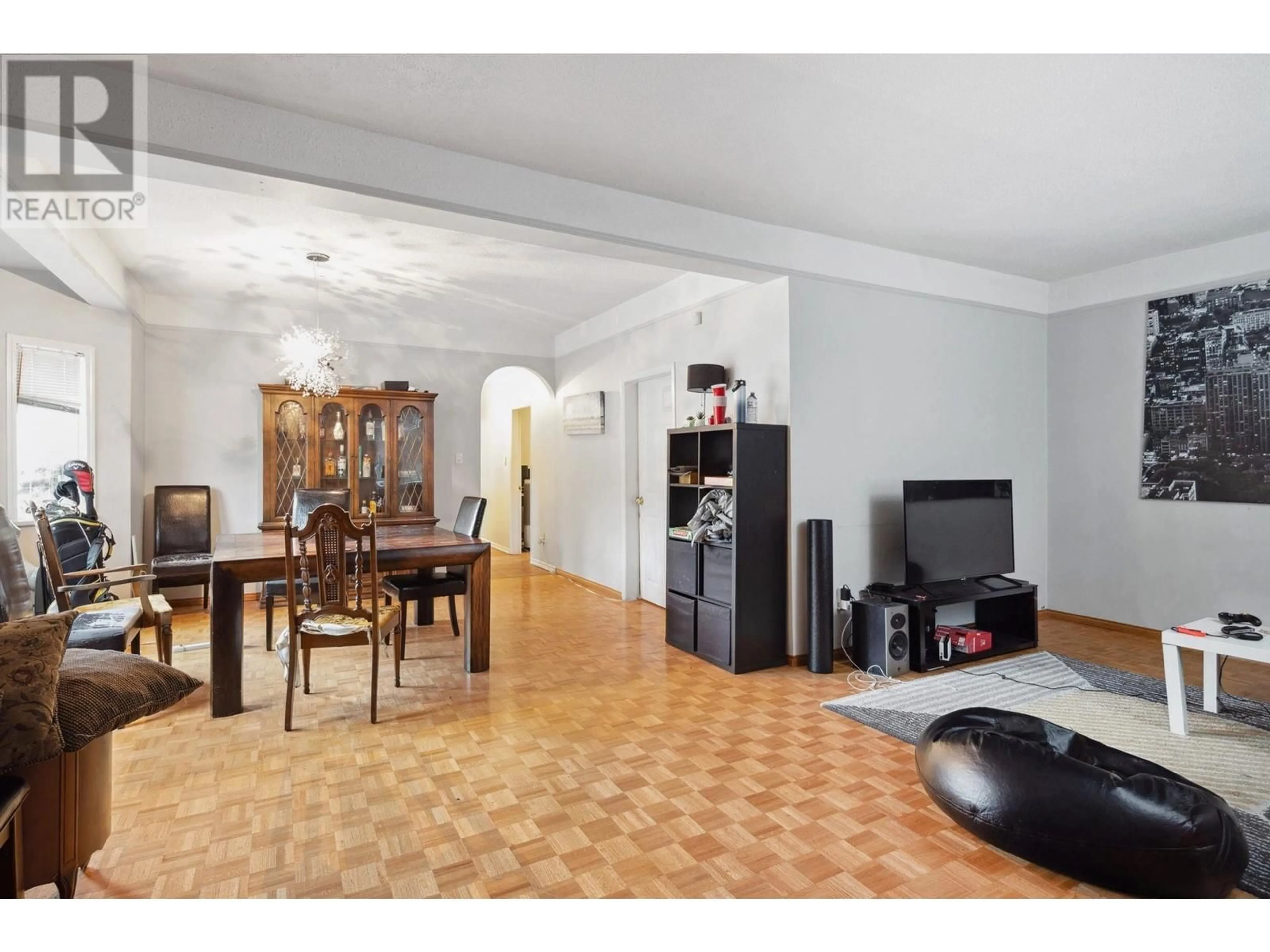 Unknown for 3099 6TH AVENUE, Vancouver British Columbia V6K1X4