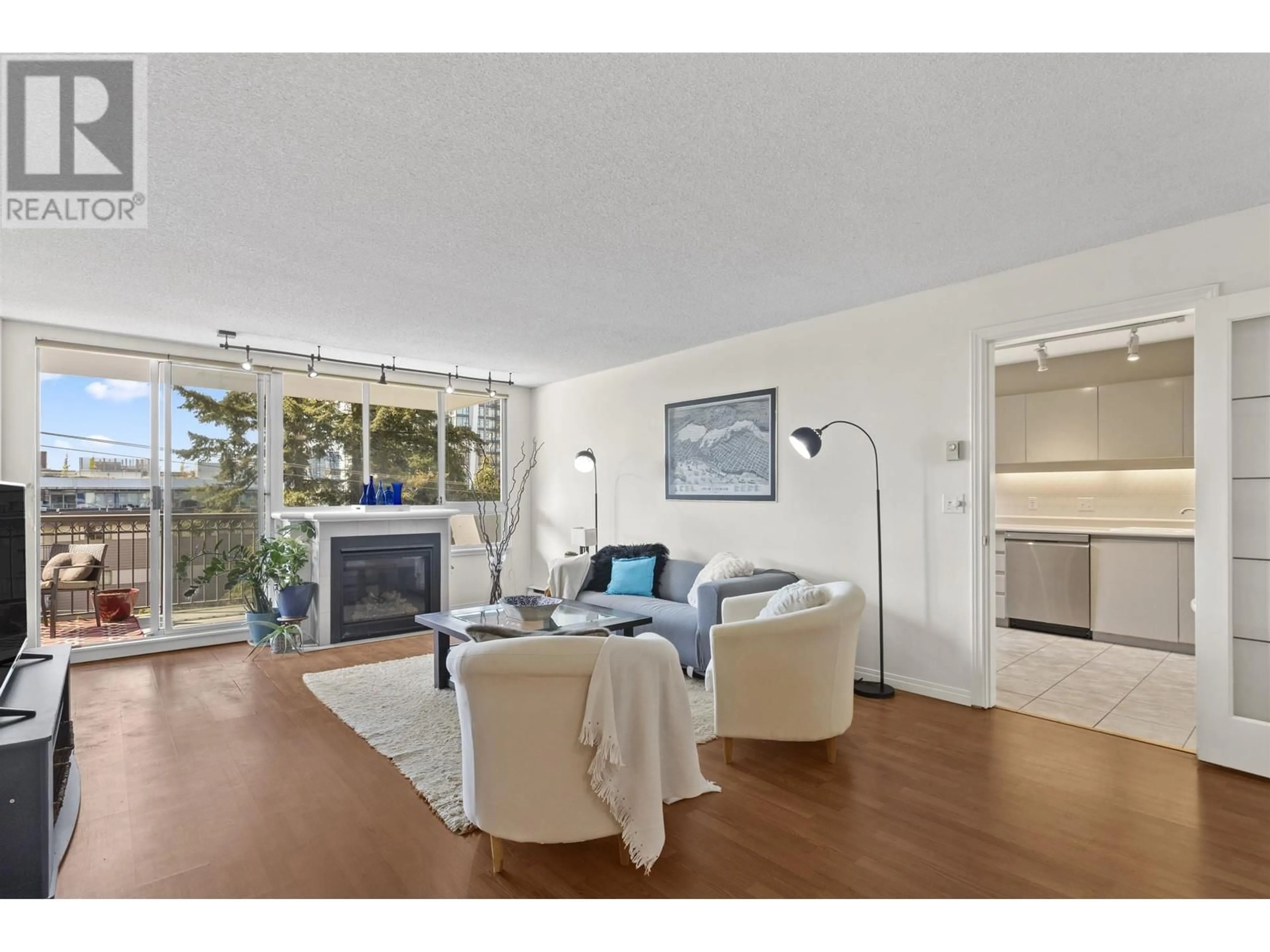 Living room with furniture, unknown for 301 - 551 AUSTIN AVENUE, Coquitlam British Columbia V3K6R7