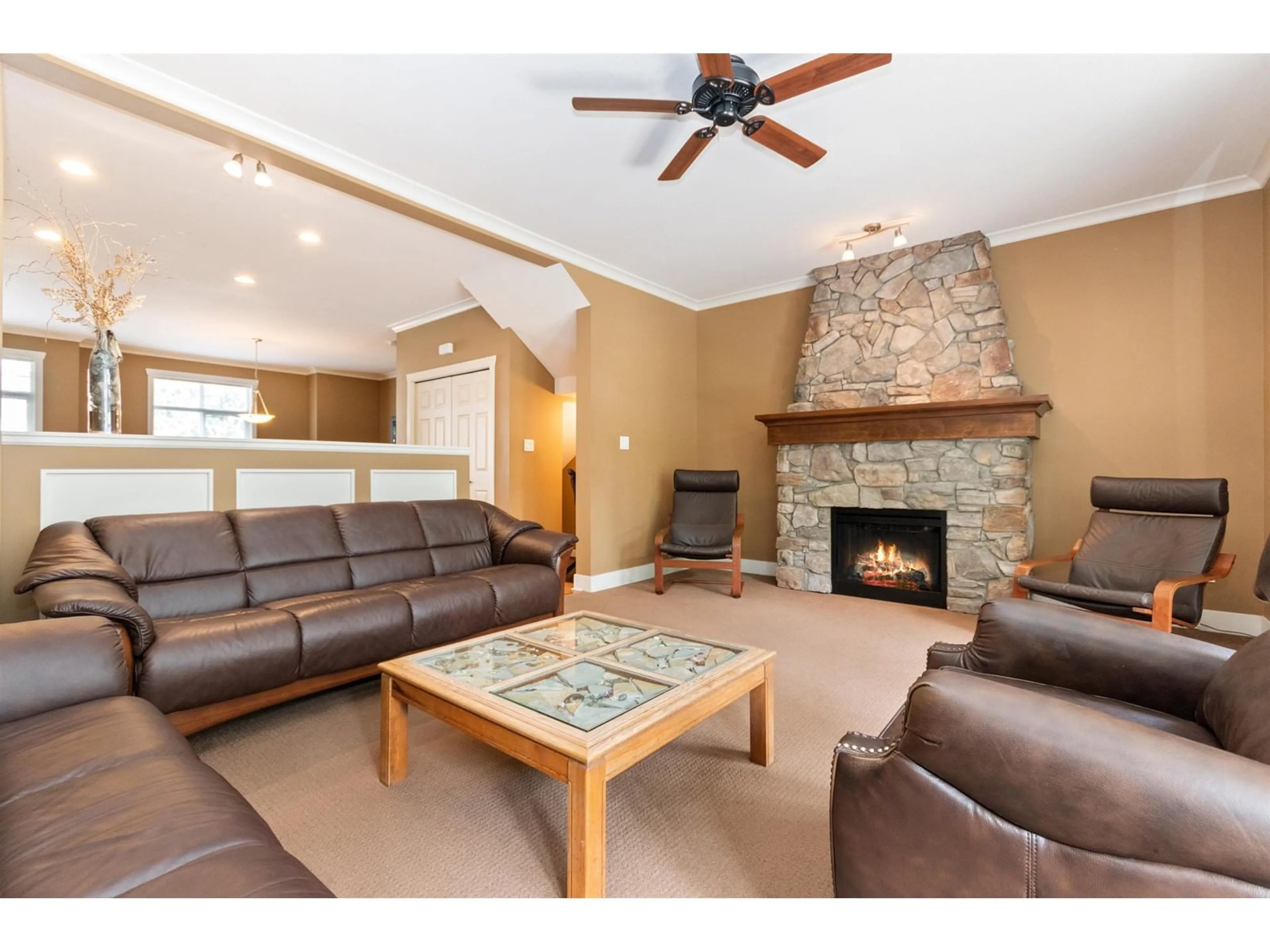 Living room with furniture, unknown for 9 - 5837 SAPPERS WAY, Chilliwack British Columbia V2R0G4