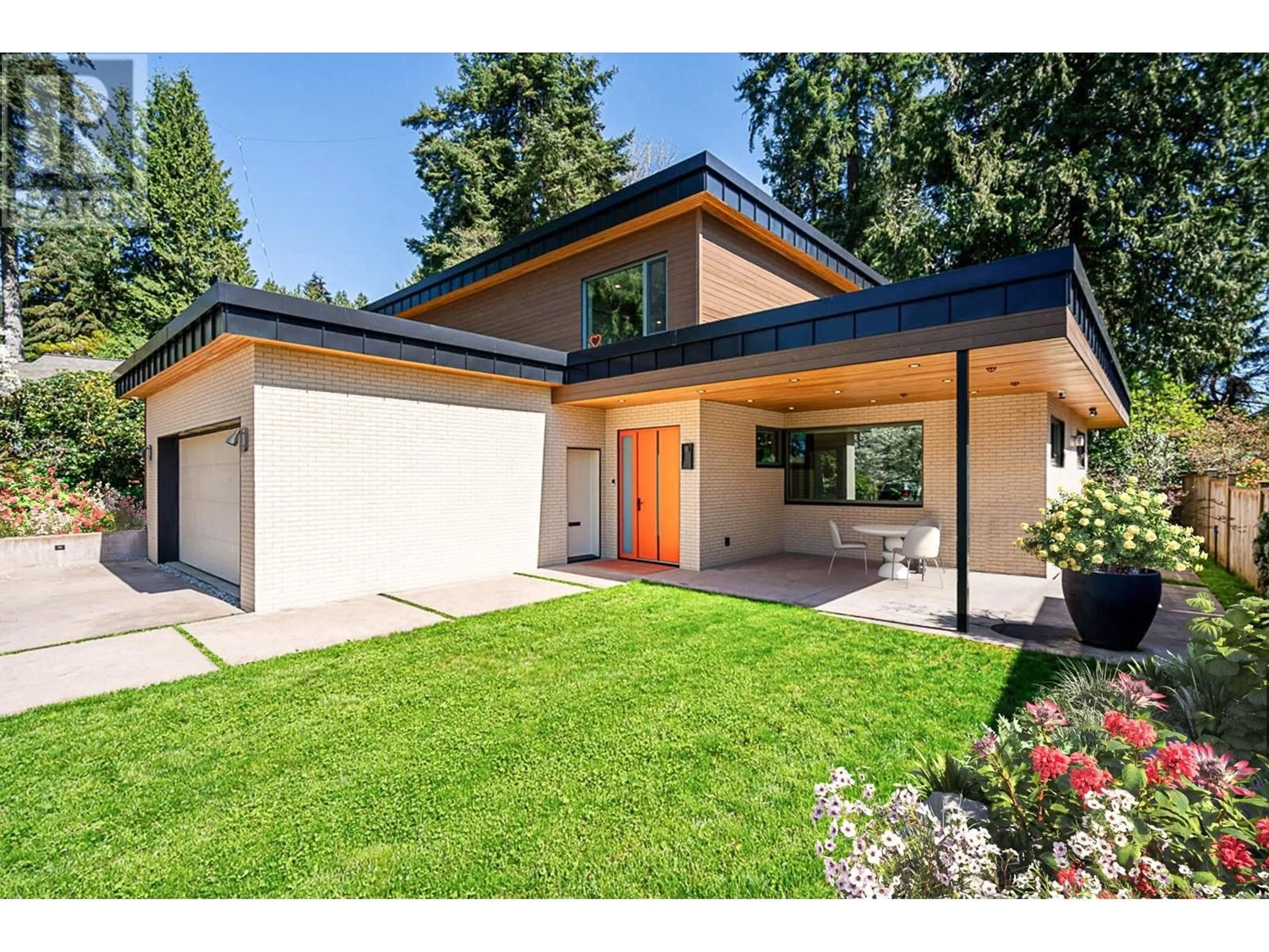 Home with brick exterior material, street for 670 ST. IVES CRESCENT, North Vancouver British Columbia V7N2X3