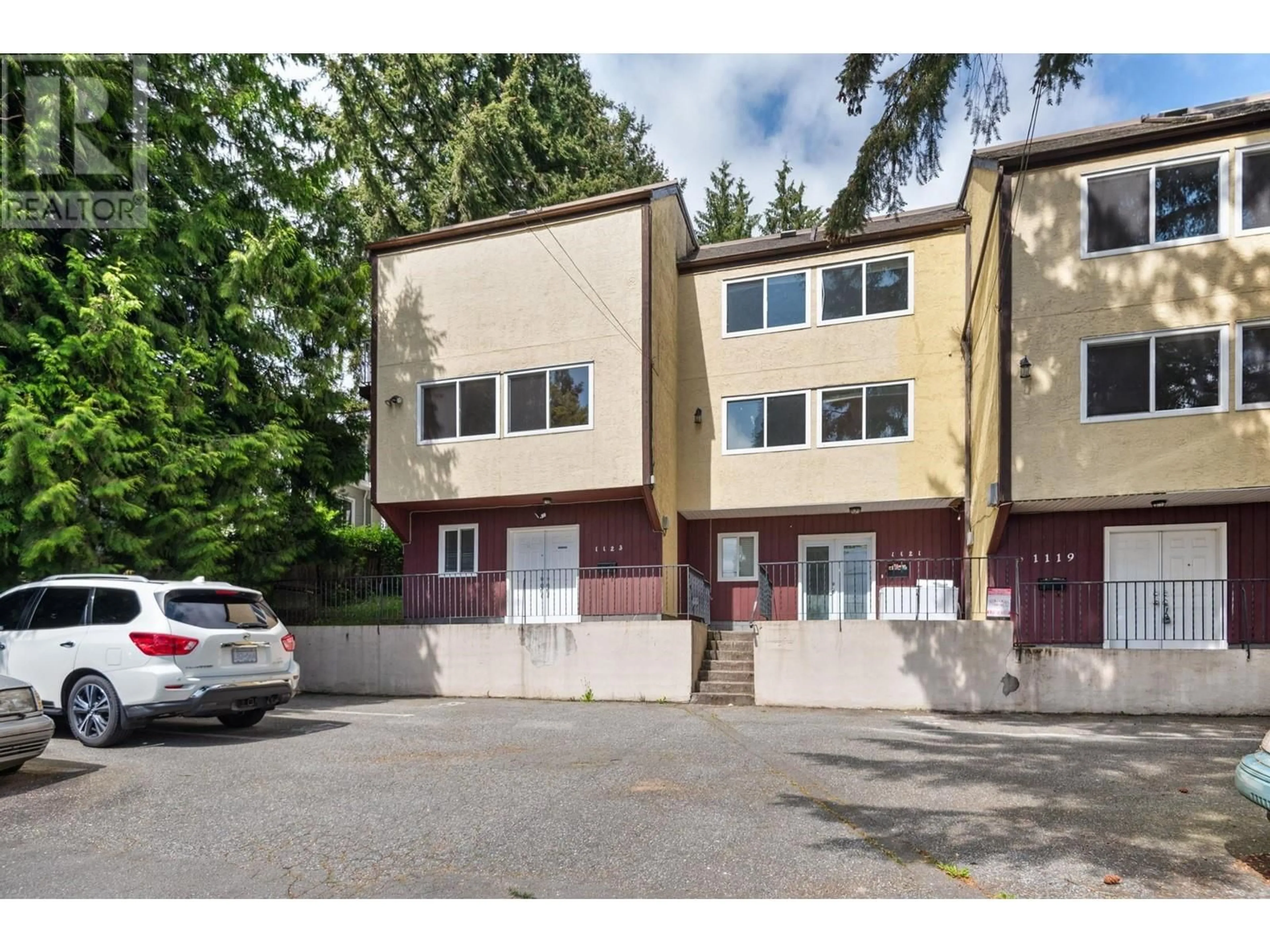 A pic from outside/outdoor area/front of a property/back of a property/a pic from drone, street for 6 - 322 BEGIN STREET, Coquitlam British Columbia V3K4V9