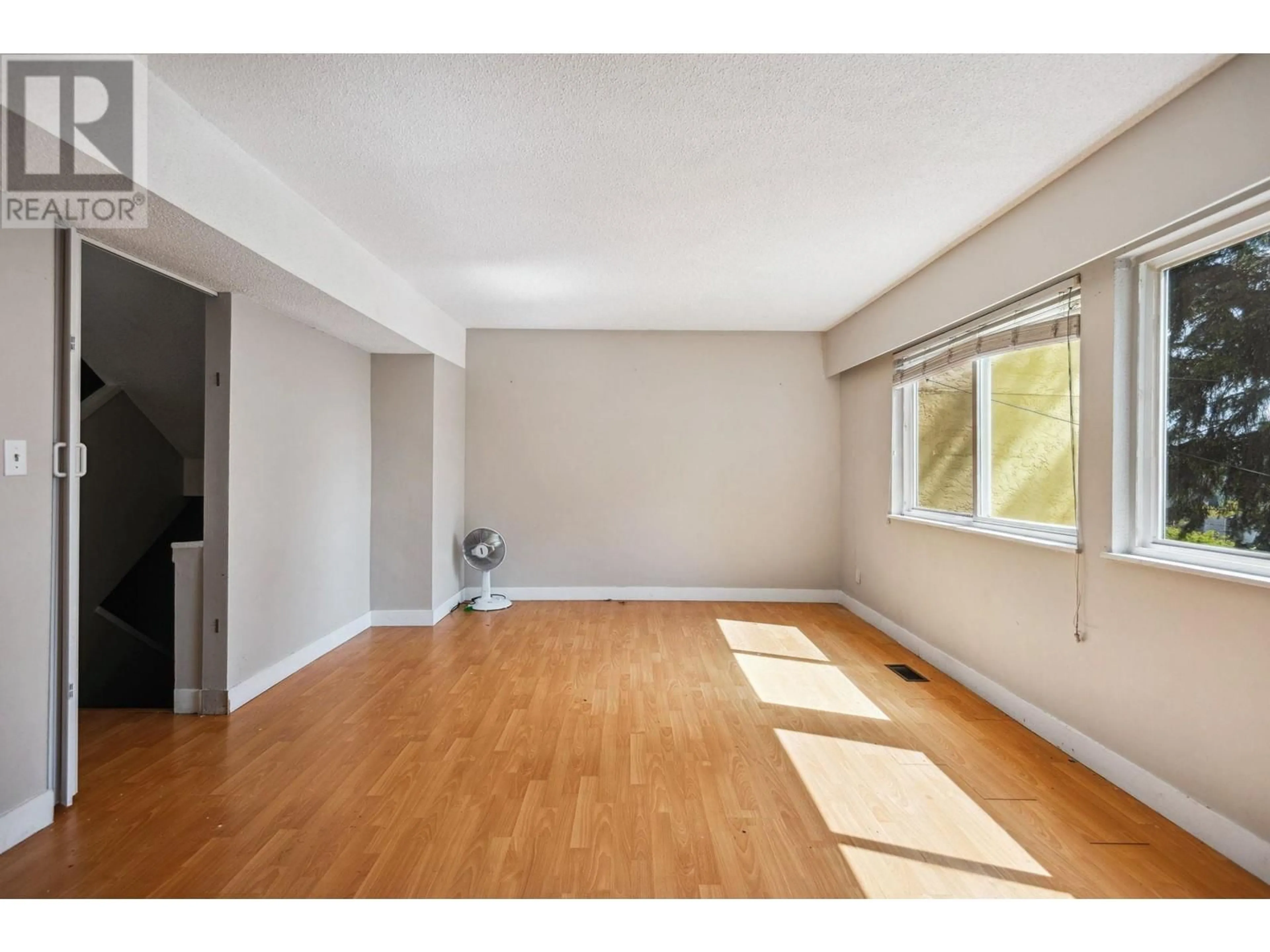 A pic of a room for 6 - 322 BEGIN STREET, Coquitlam British Columbia V3K4V9
