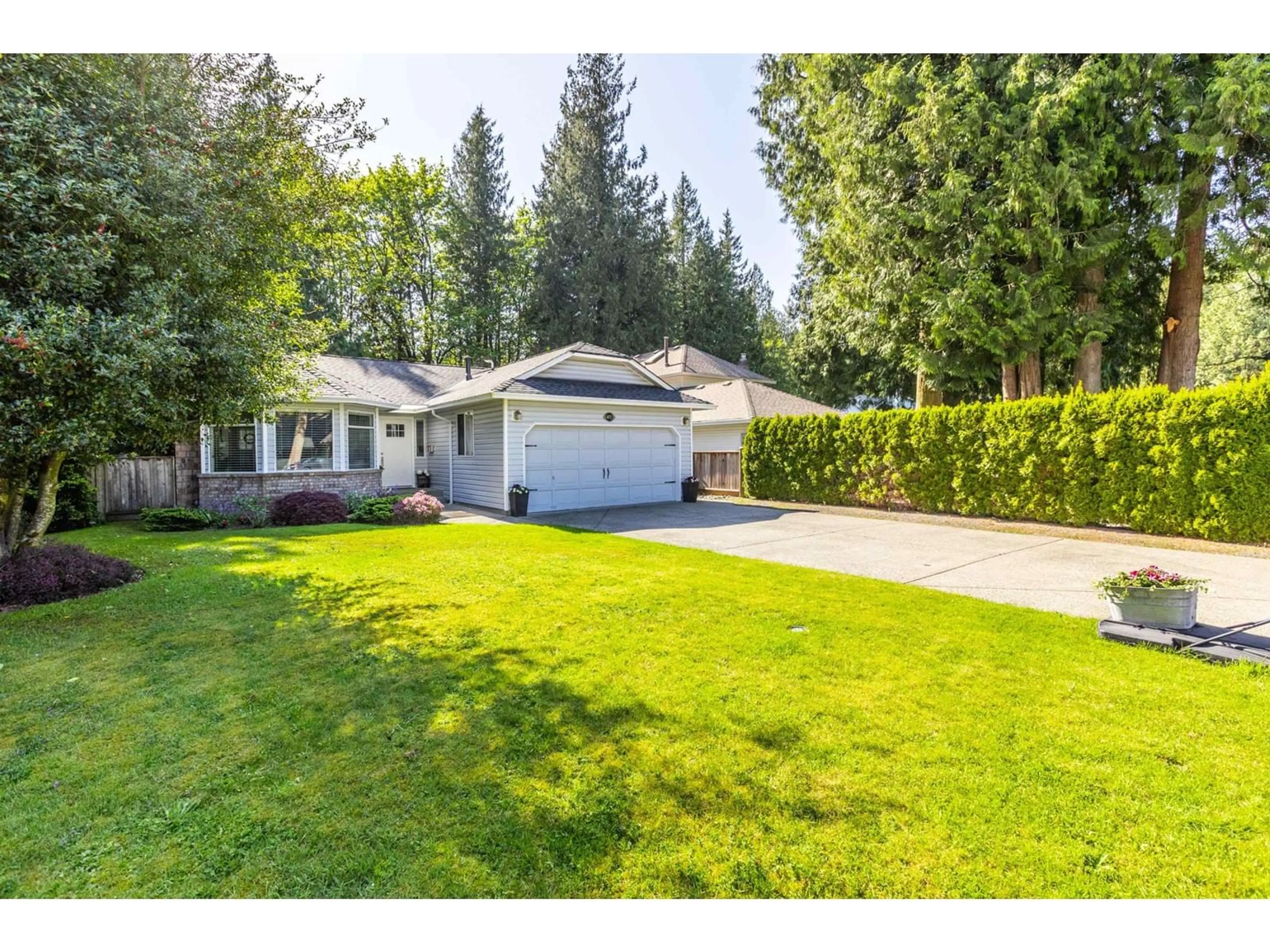 A pic from outside/outdoor area/front of a property/back of a property/a pic from drone, street for 4075 199A, Langley British Columbia V3A7S8