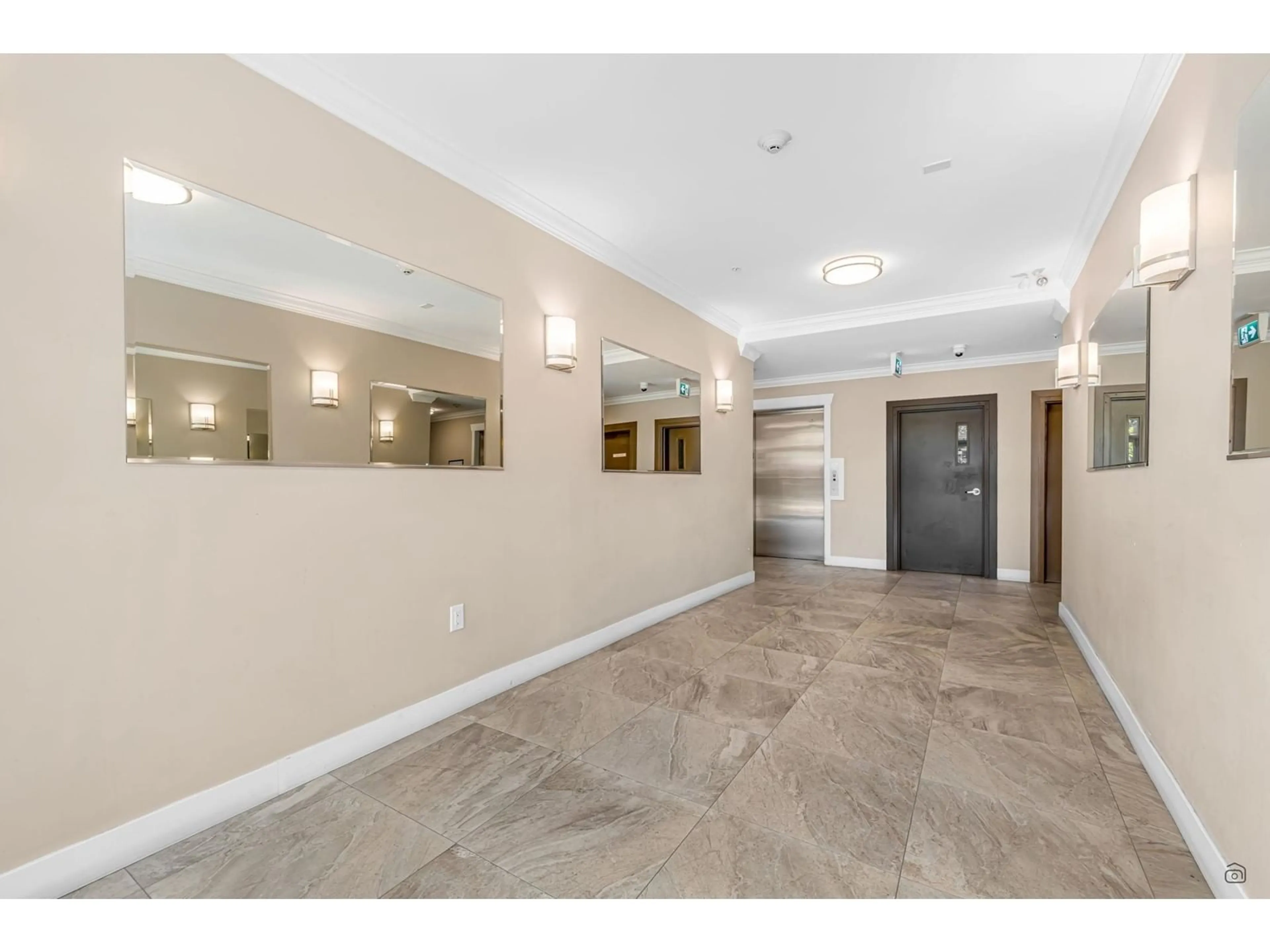 Indoor foyer for 115 - 8183 121A, Surrey British Columbia V3S2A8