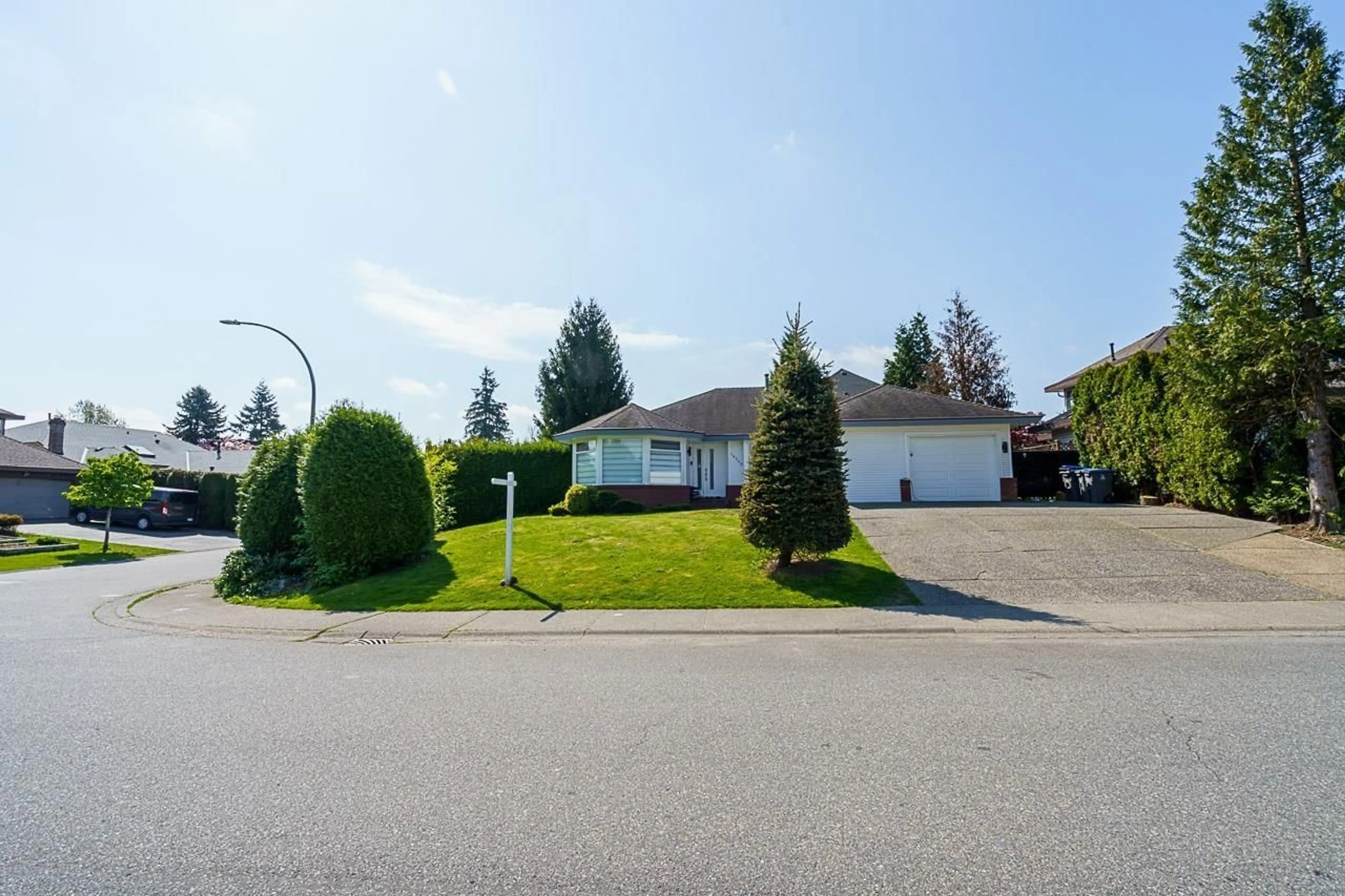 Home with vinyl exterior material, street for 16240 87, Surrey British Columbia V4N1B7