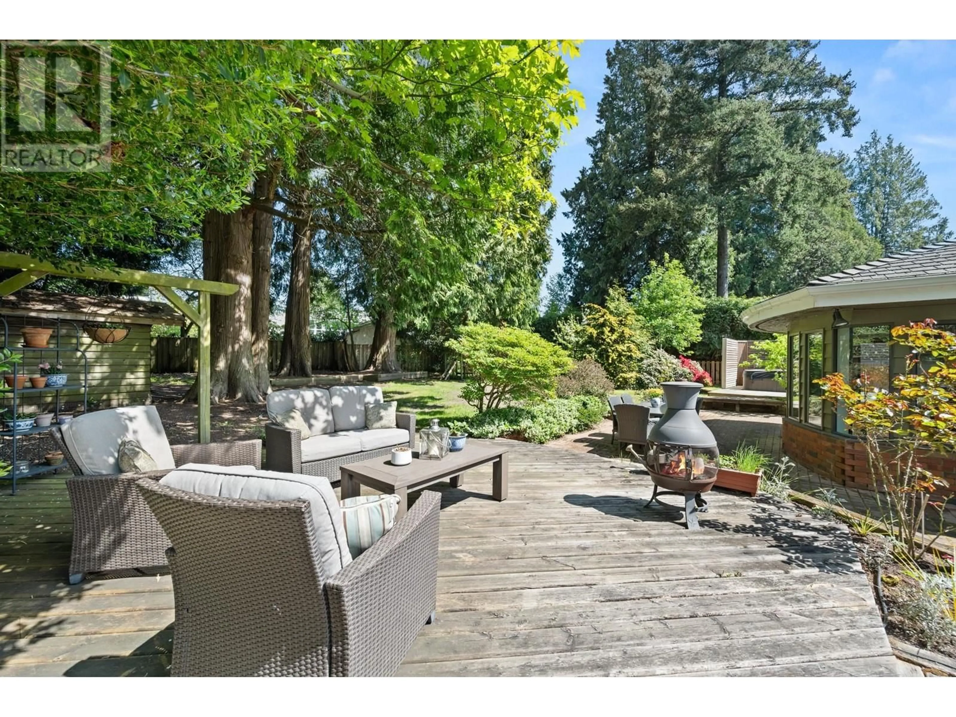 Patio, unknown for 998 PACIFIC DRIVE, Delta British Columbia V4M2K4