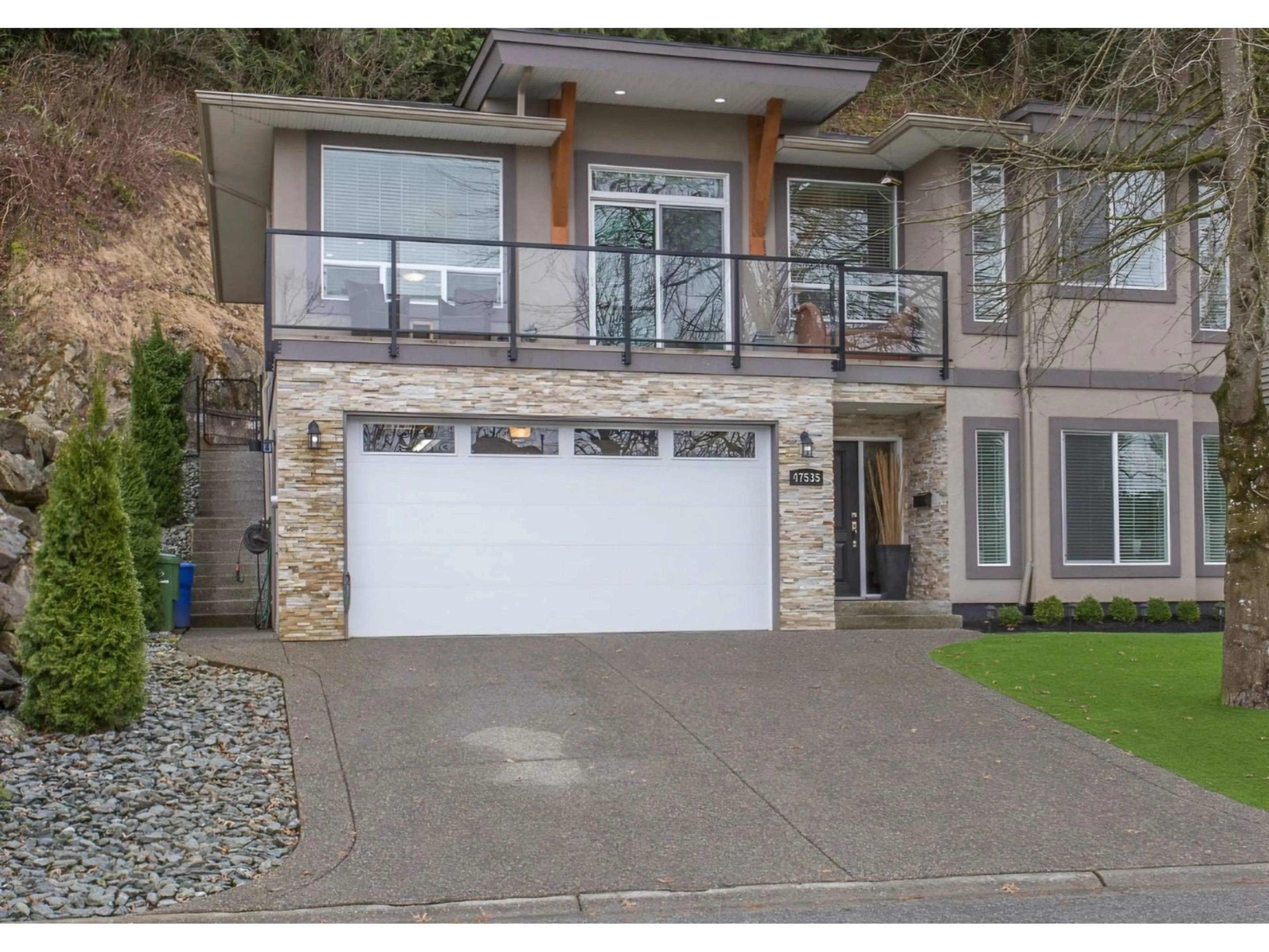 Indoor garage for 47535 CHARTWELL DRIVE, Chilliwack British Columbia V2P8B1