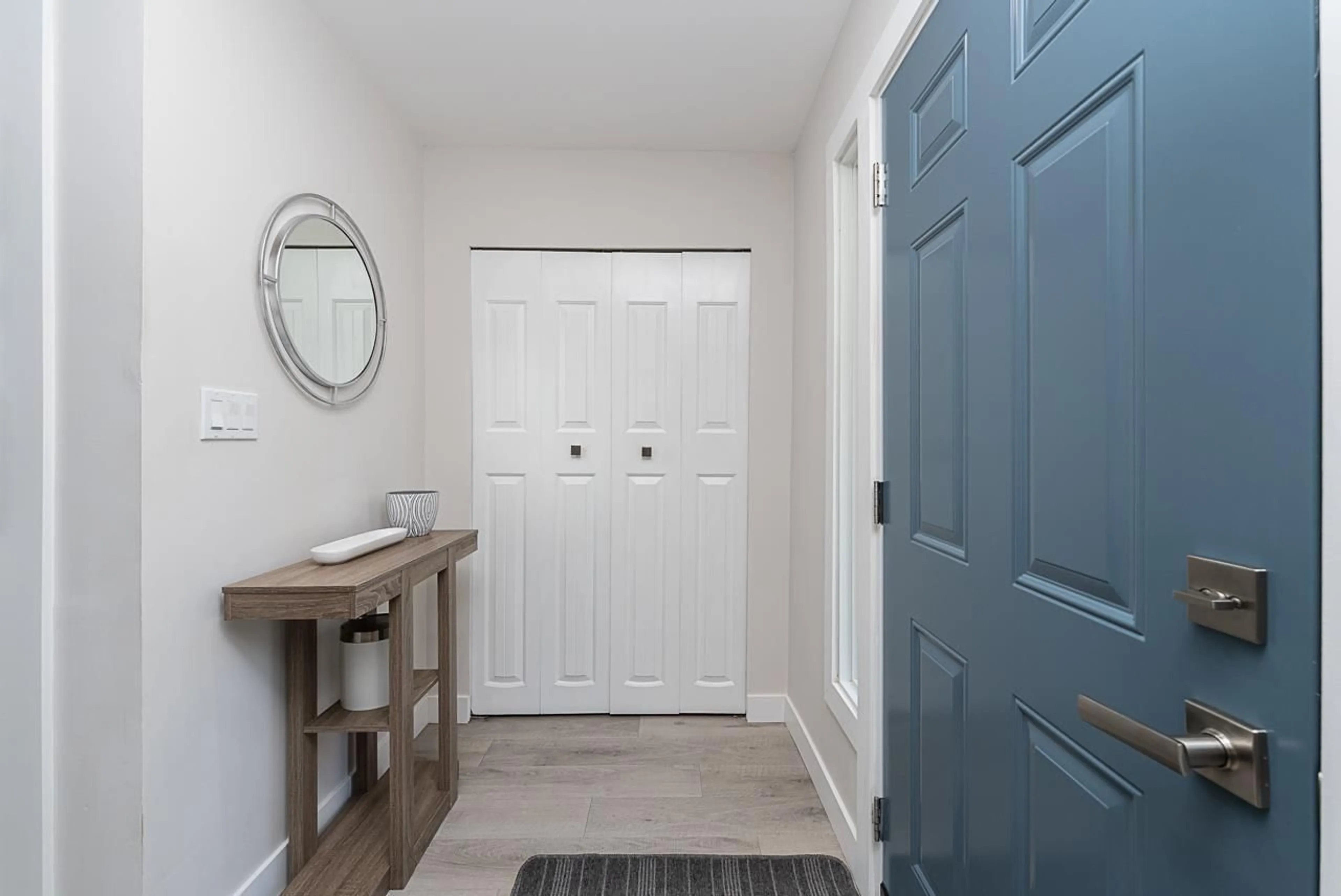 Indoor entryway for 33408 13, Mission British Columbia V2V4S3