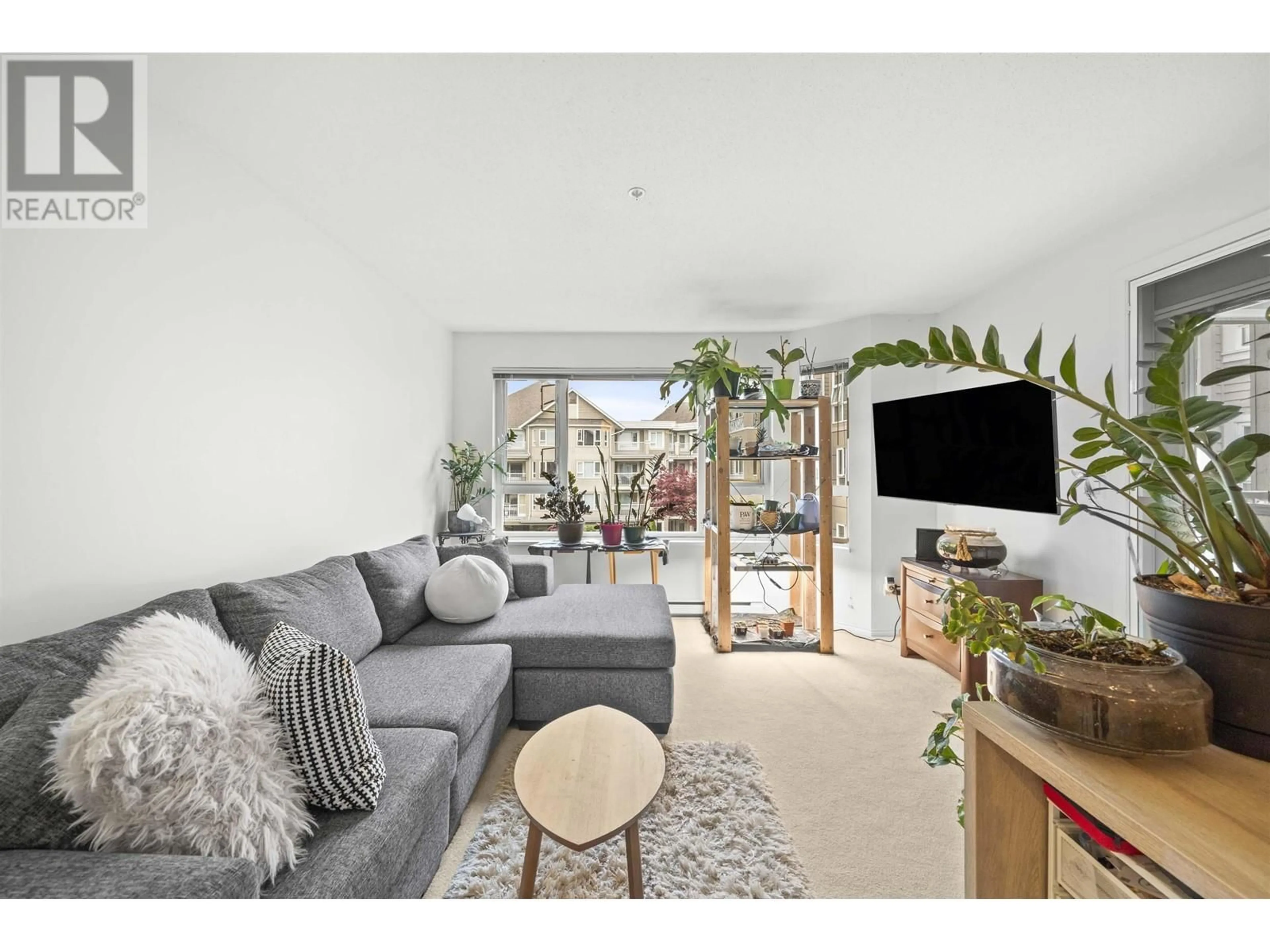 Living room with furniture, unknown for 347 - 5888 DOVER CRESCENT, Richmond British Columbia V7C5R9