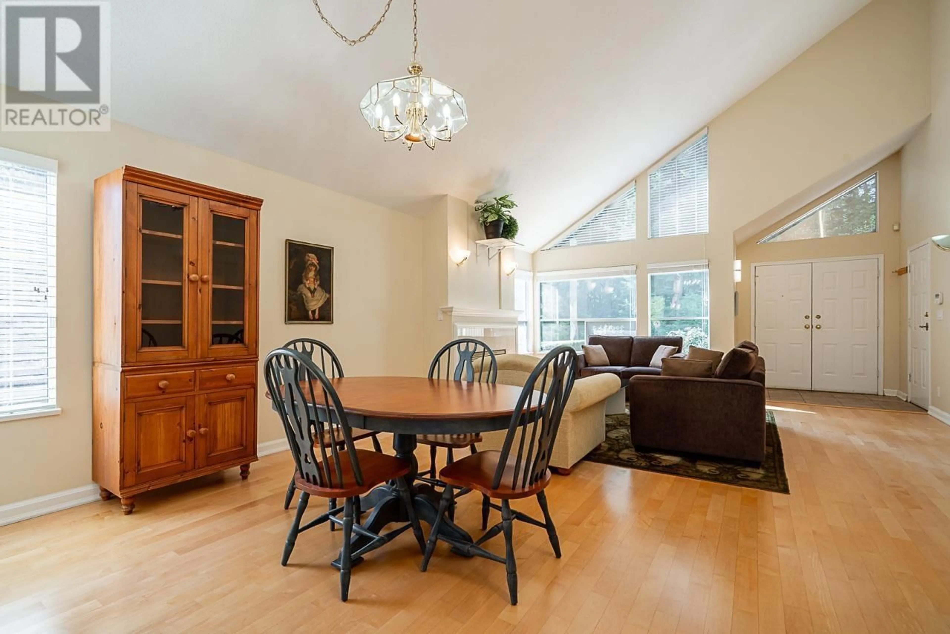 Dining room, wood/laminate floor for 3 - 4055 INDIAN RIVER DRIVE, North Vancouver British Columbia V7G2R7