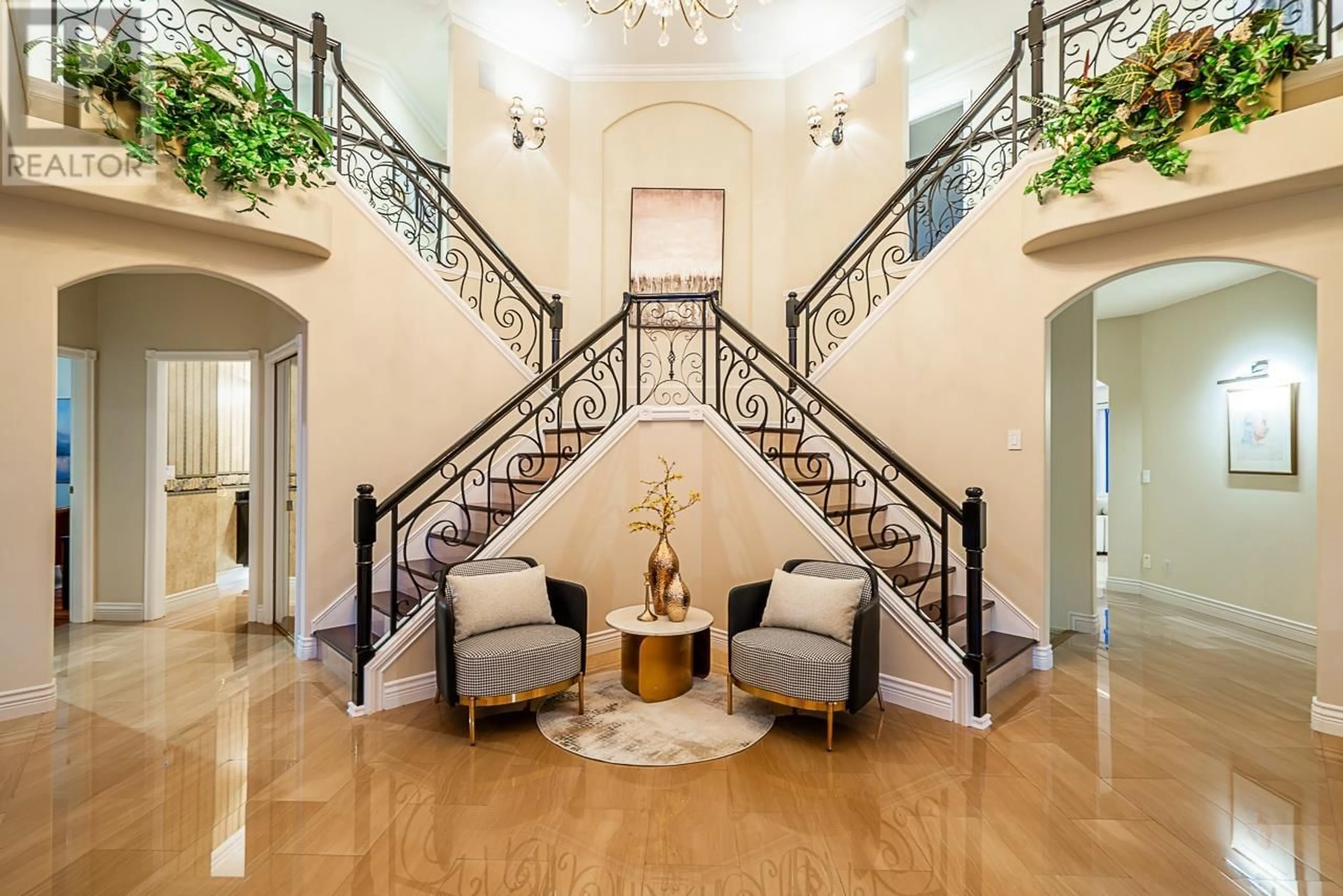 Indoor entryway for 1708 HAMPTON DRIVE, Coquitlam British Columbia V3E3C9