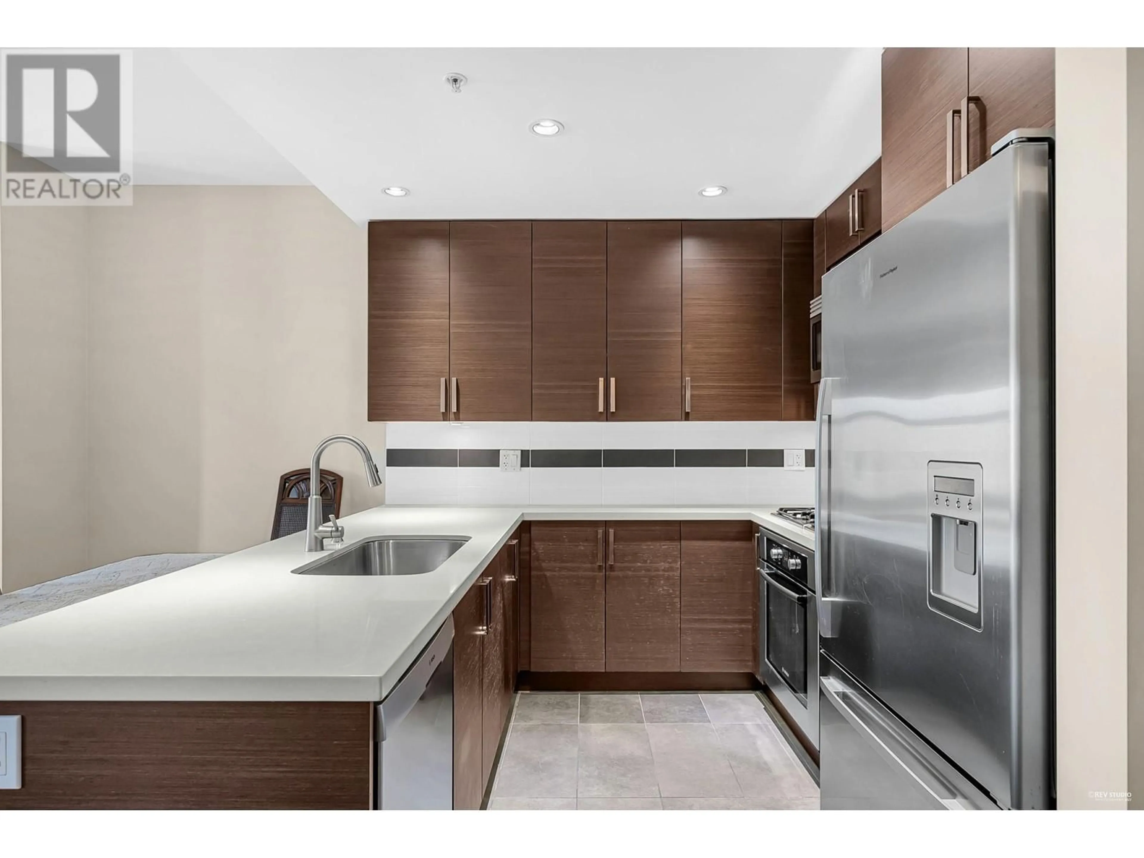 Standard kitchen, unknown for 301 - 4710 HASTINGS STREET, Burnaby British Columbia V5C2K7