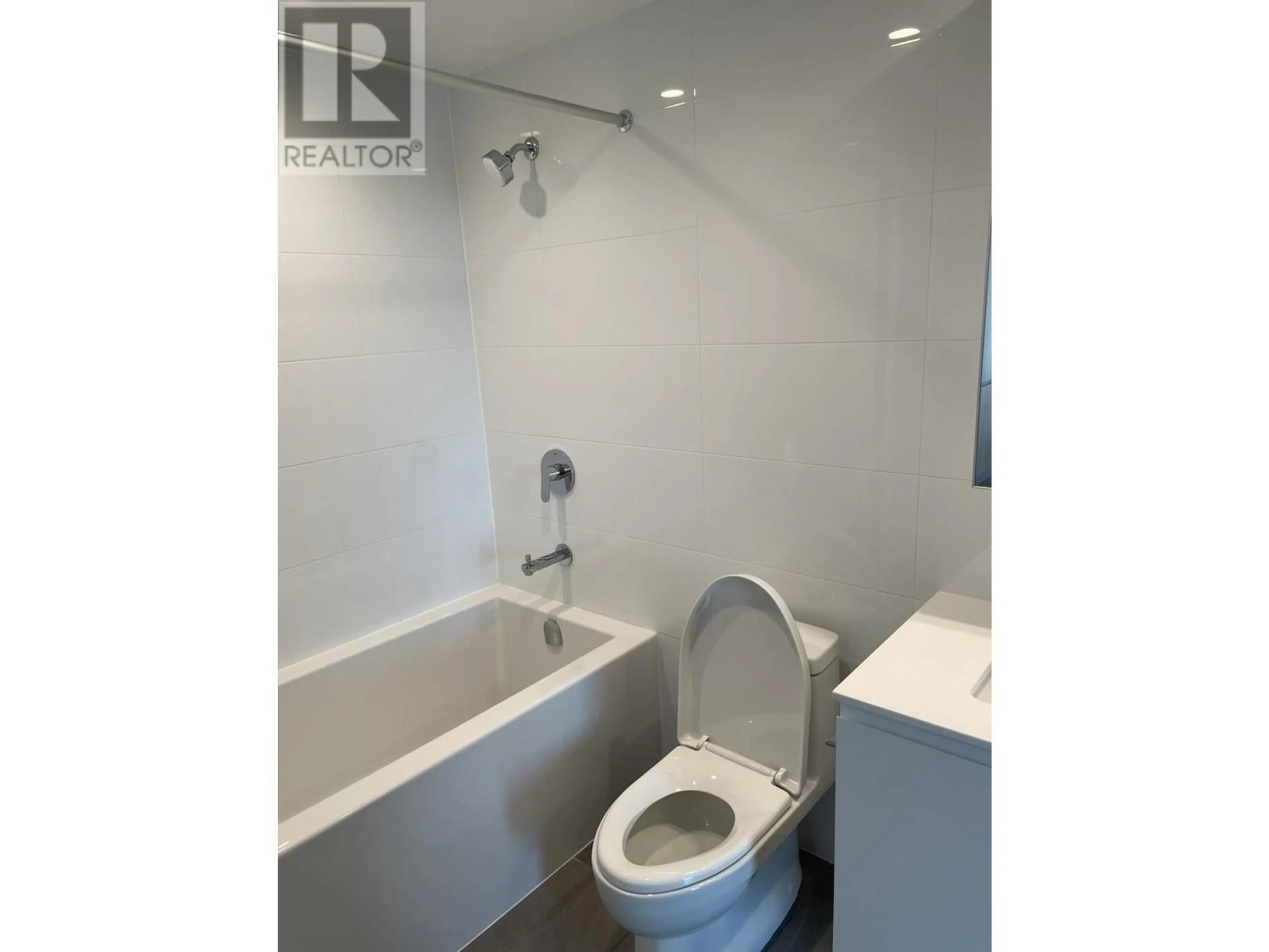 Standard bathroom, unknown for 907 - 3888 EVERGREEN PLACE, Burnaby British Columbia V3J0M3