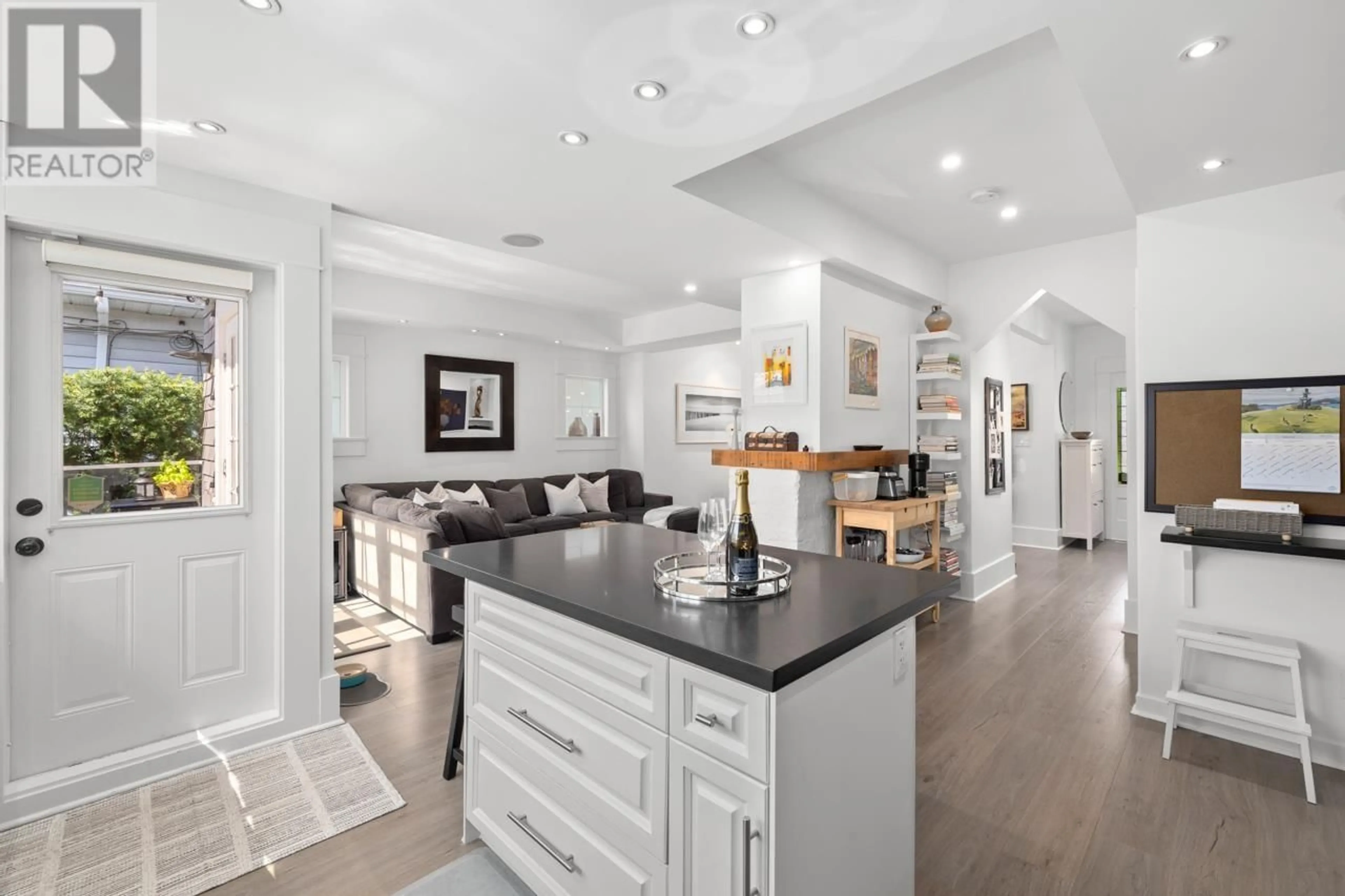 Open concept kitchen, unknown for 842 11TH AVENUE, Vancouver British Columbia V5T2E6
