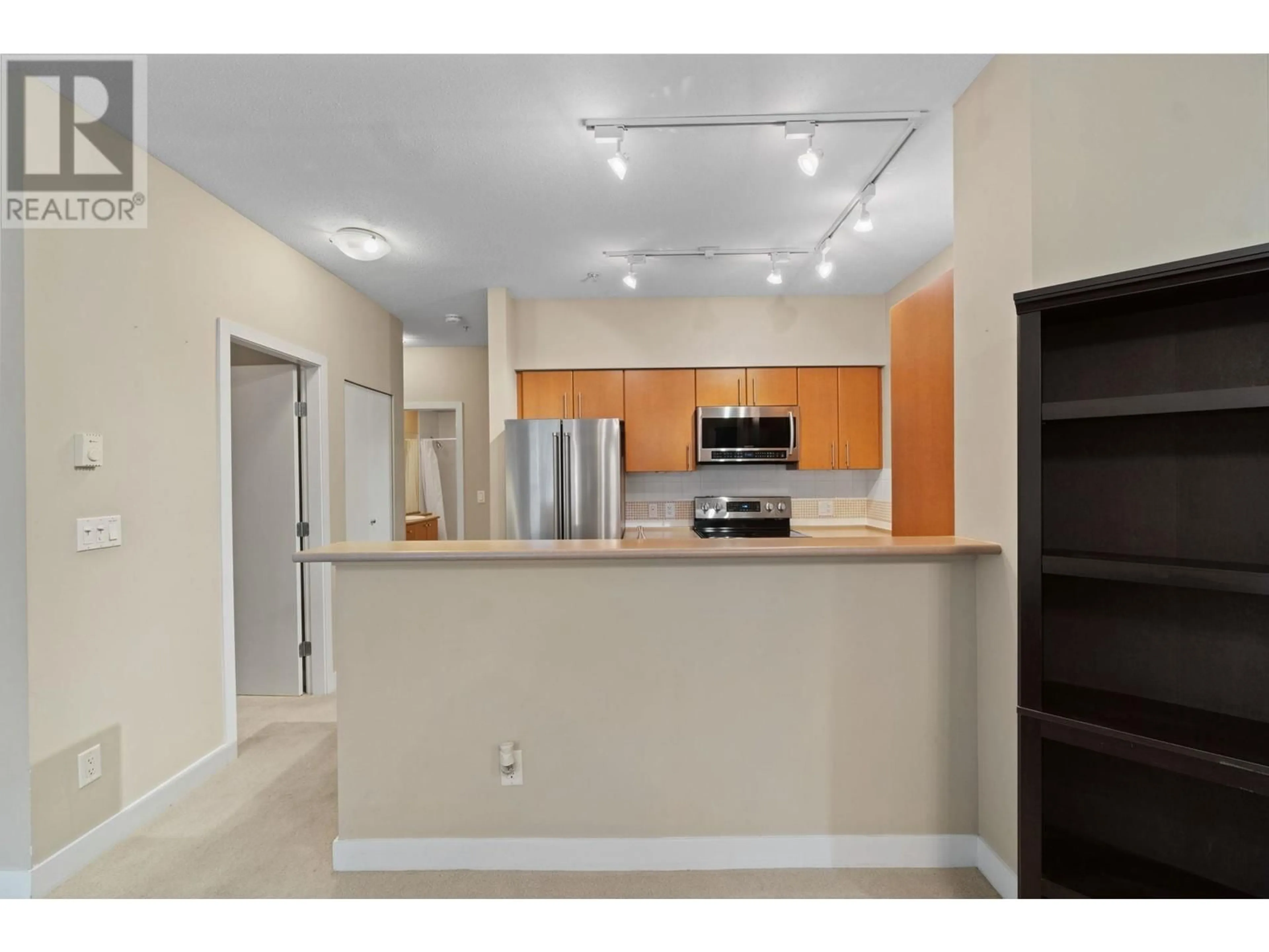 Standard kitchen, unknown for 7032 MONT ROYAL SQUARE, Vancouver British Columbia V5S4X5