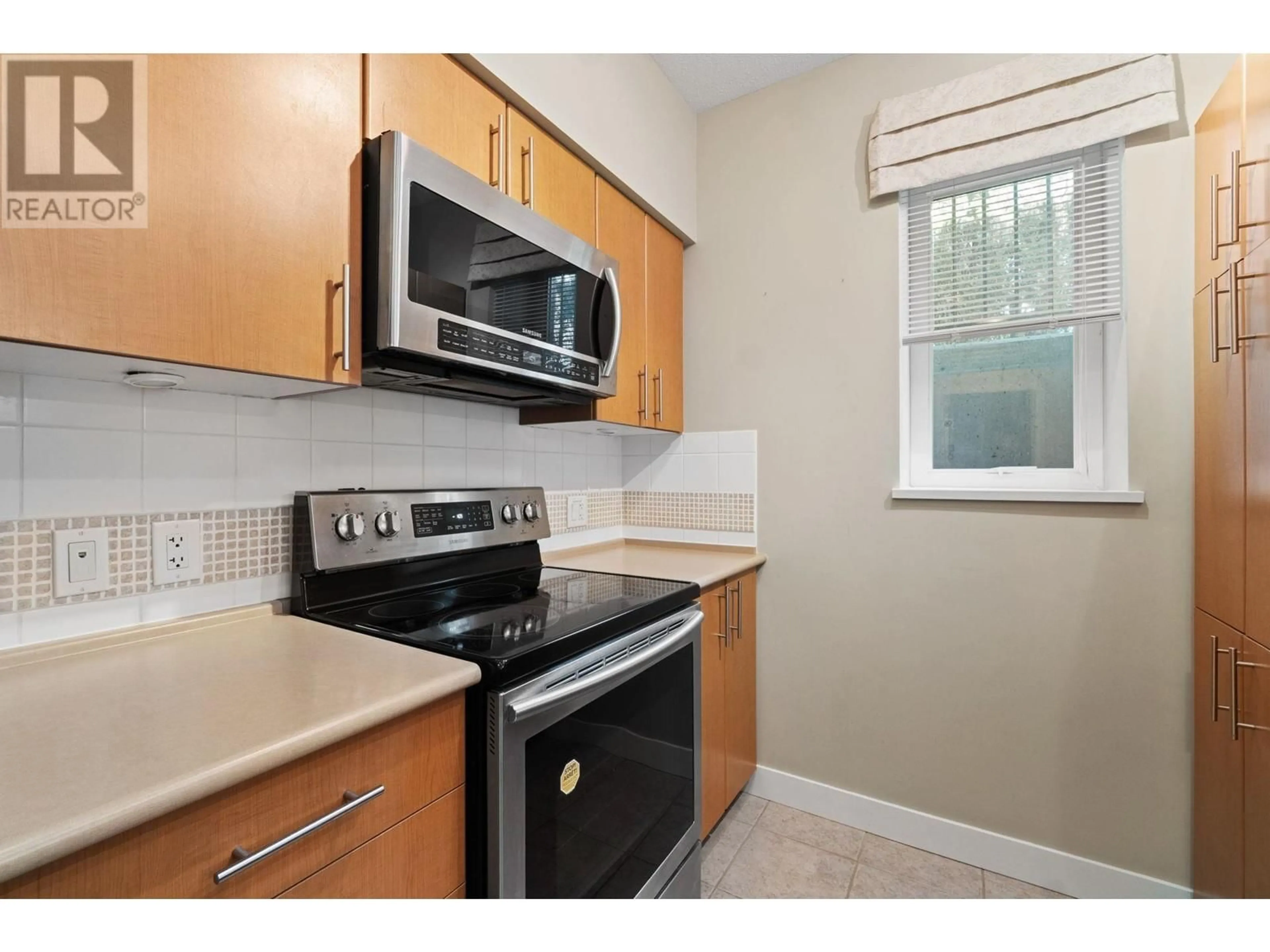 Standard kitchen, unknown for 7032 MONT ROYAL SQUARE, Vancouver British Columbia V5S4X5