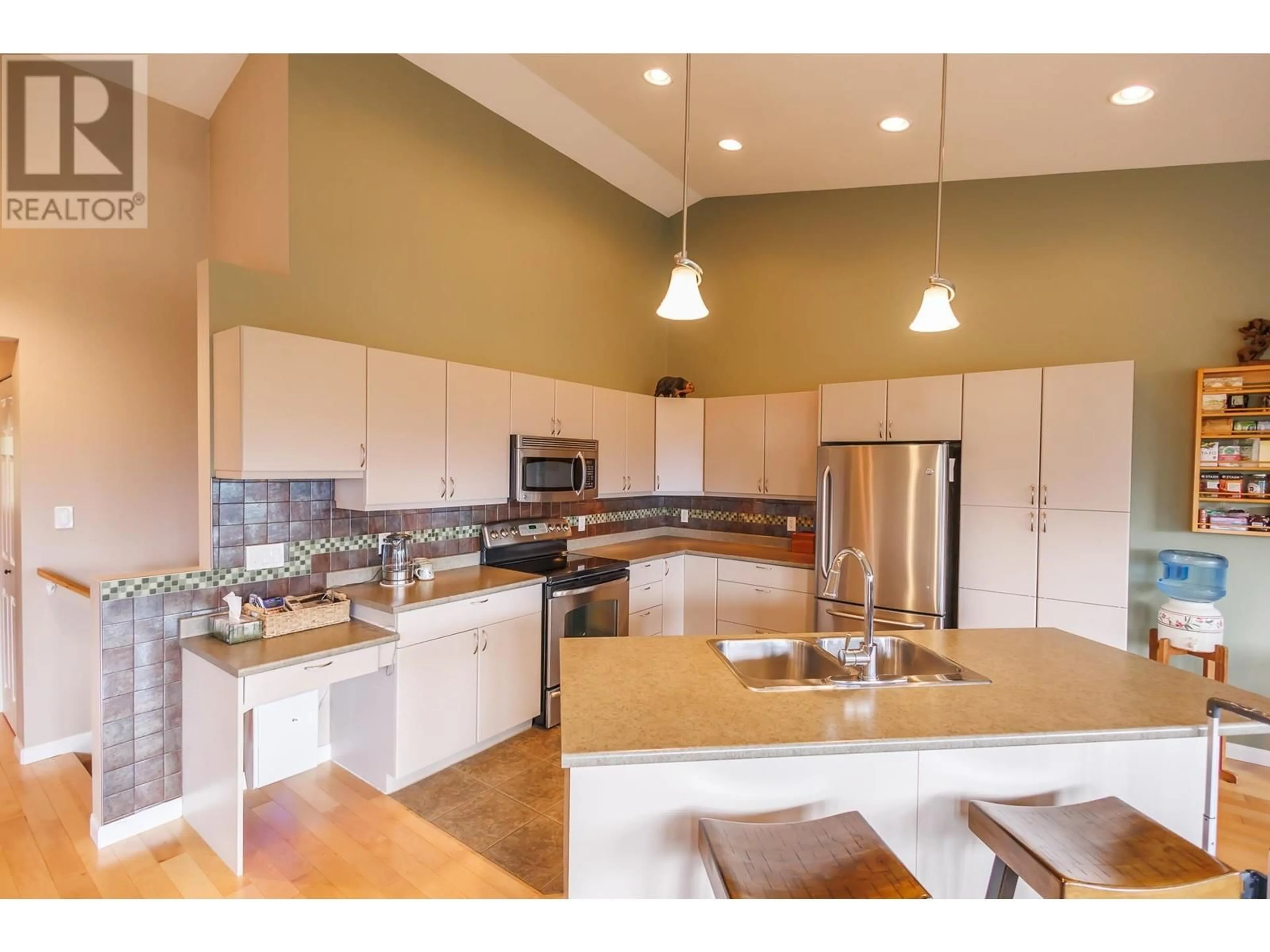 Open concept kitchen, unknown for 3 - 4022 YEO STREET, Terrace British Columbia V8G0H5