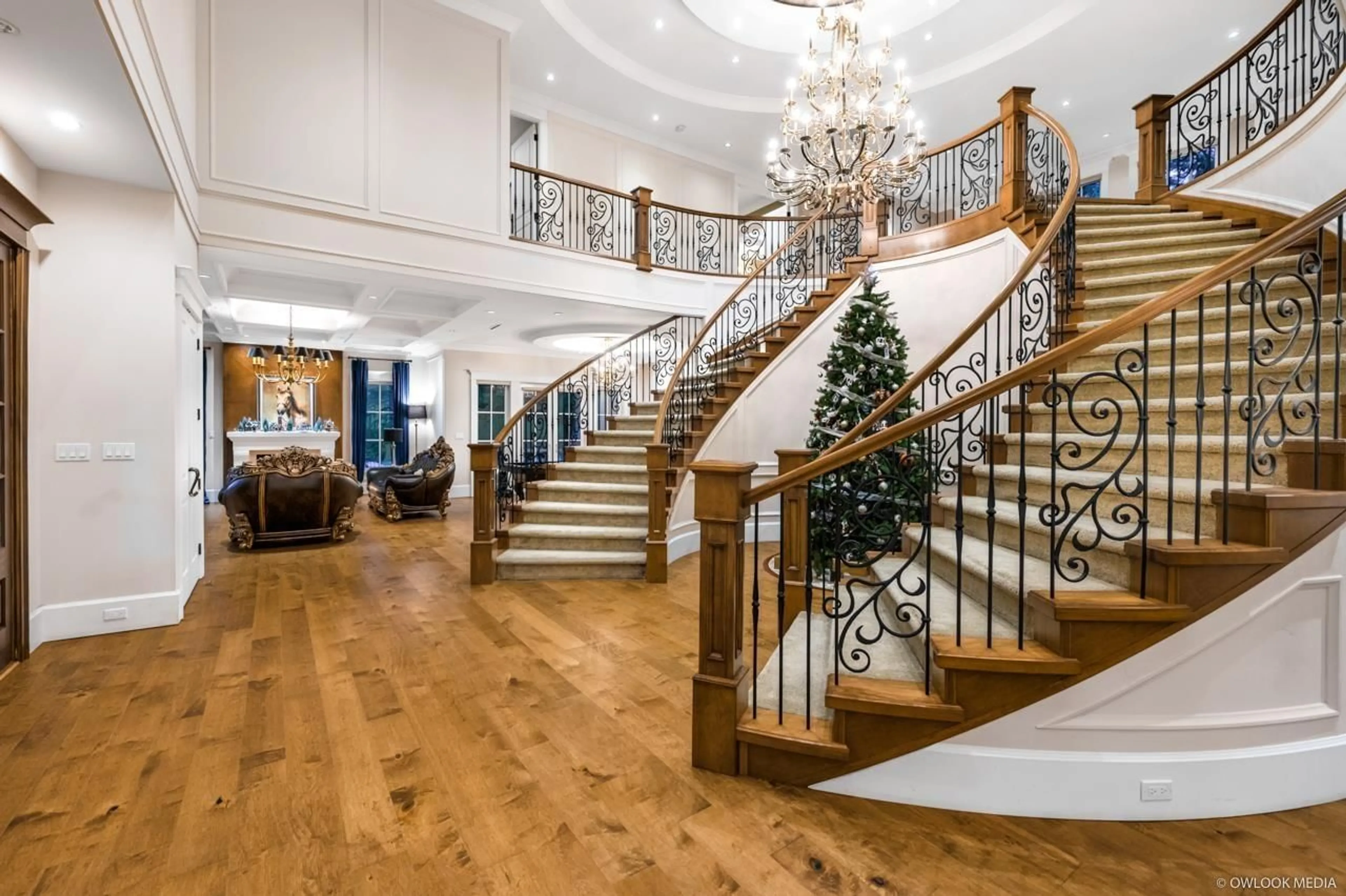 Indoor foyer for 2923 WOODCREST, Surrey British Columbia V4P2K8