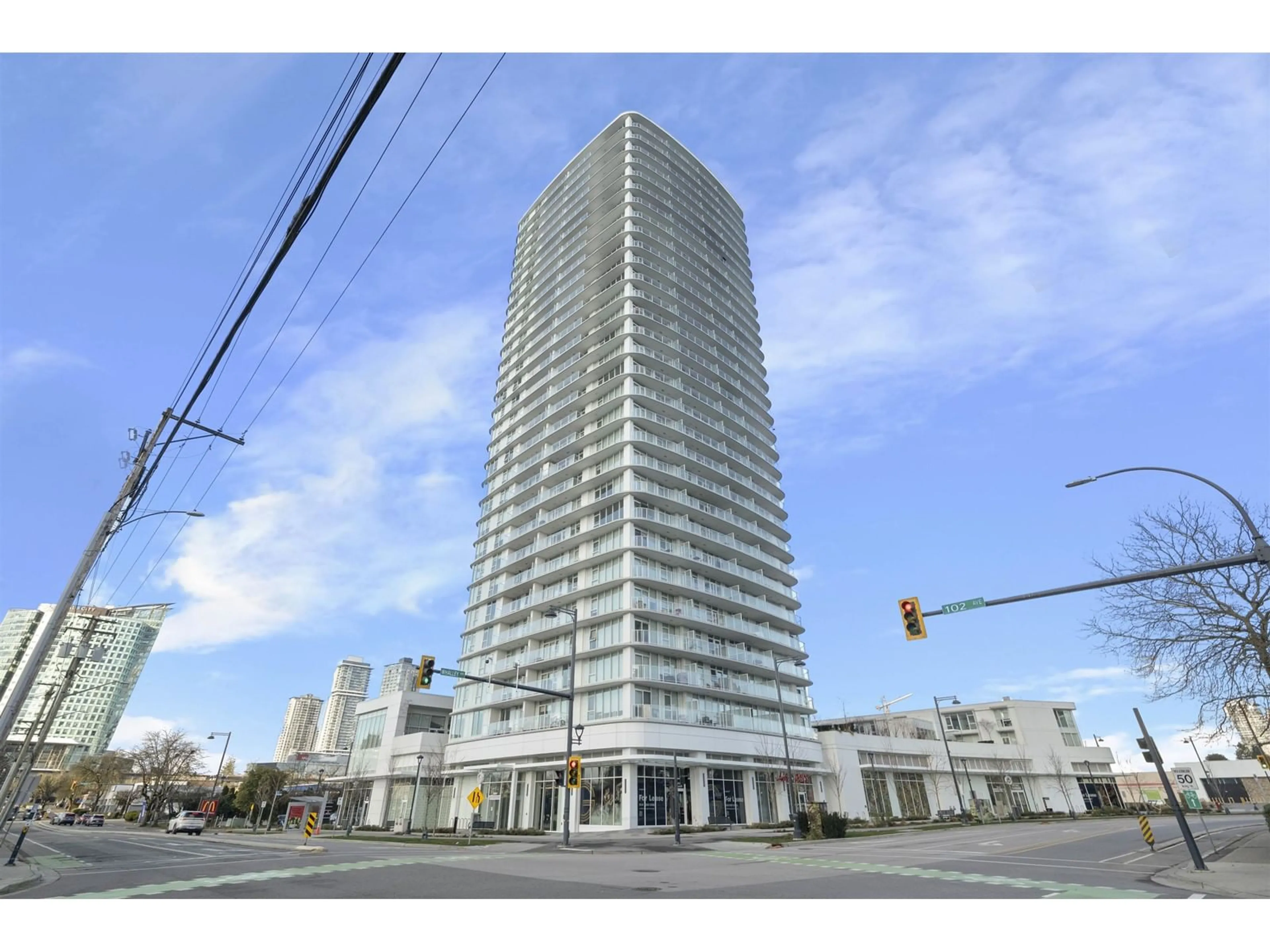 Indoor foyer for 1607 - 13685 102, Surrey British Columbia V3T1N7