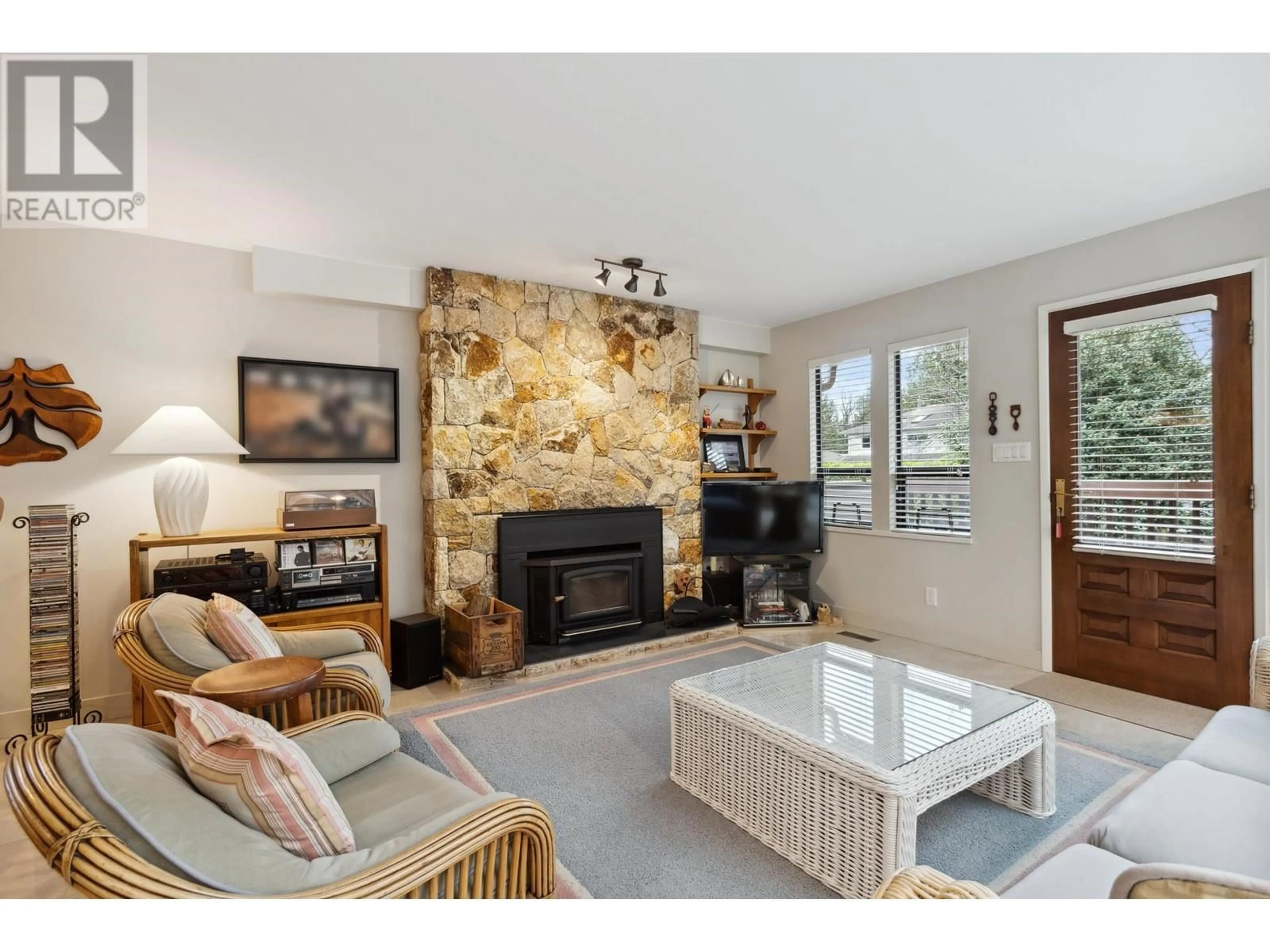Living room with furniture, ceramic/tile floor for 3946 29TH AVENUE, Vancouver British Columbia V6S1T9