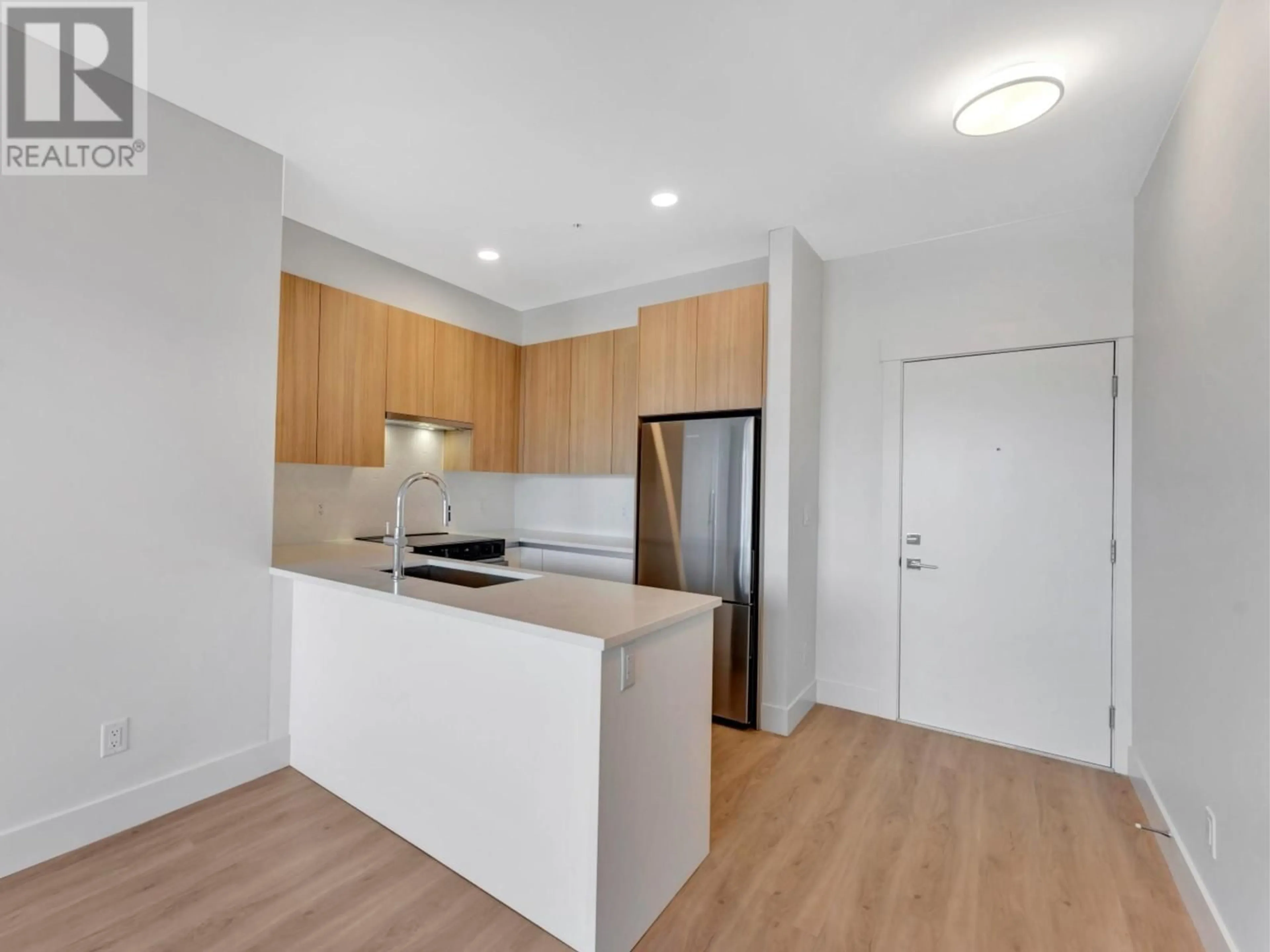 Standard kitchen, unknown for 610 - 11907 223 STREET, Maple Ridge British Columbia V2X4P9