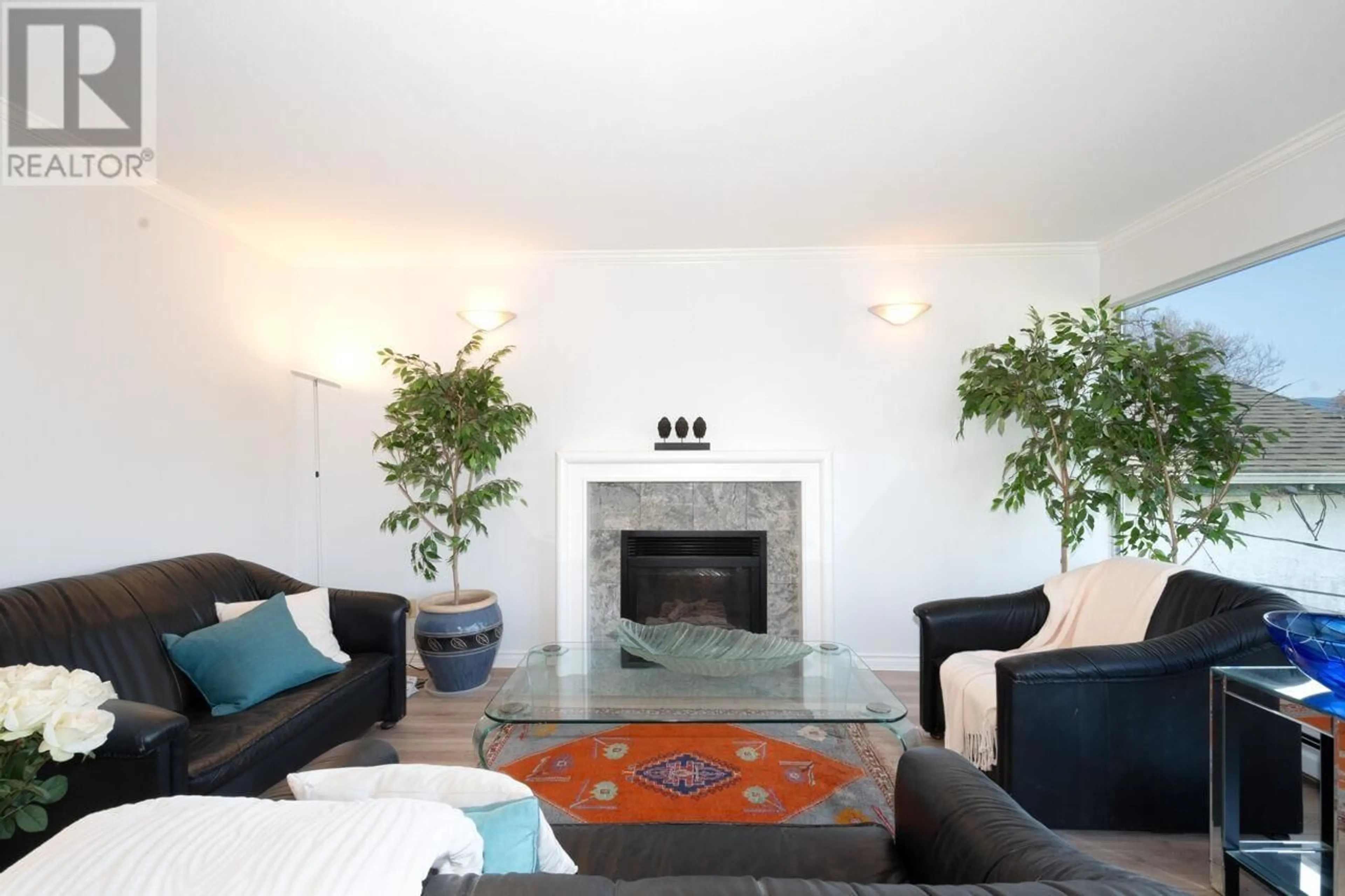Living room with furniture, unknown for 2721 YALE STREET, Vancouver British Columbia V5K1C4