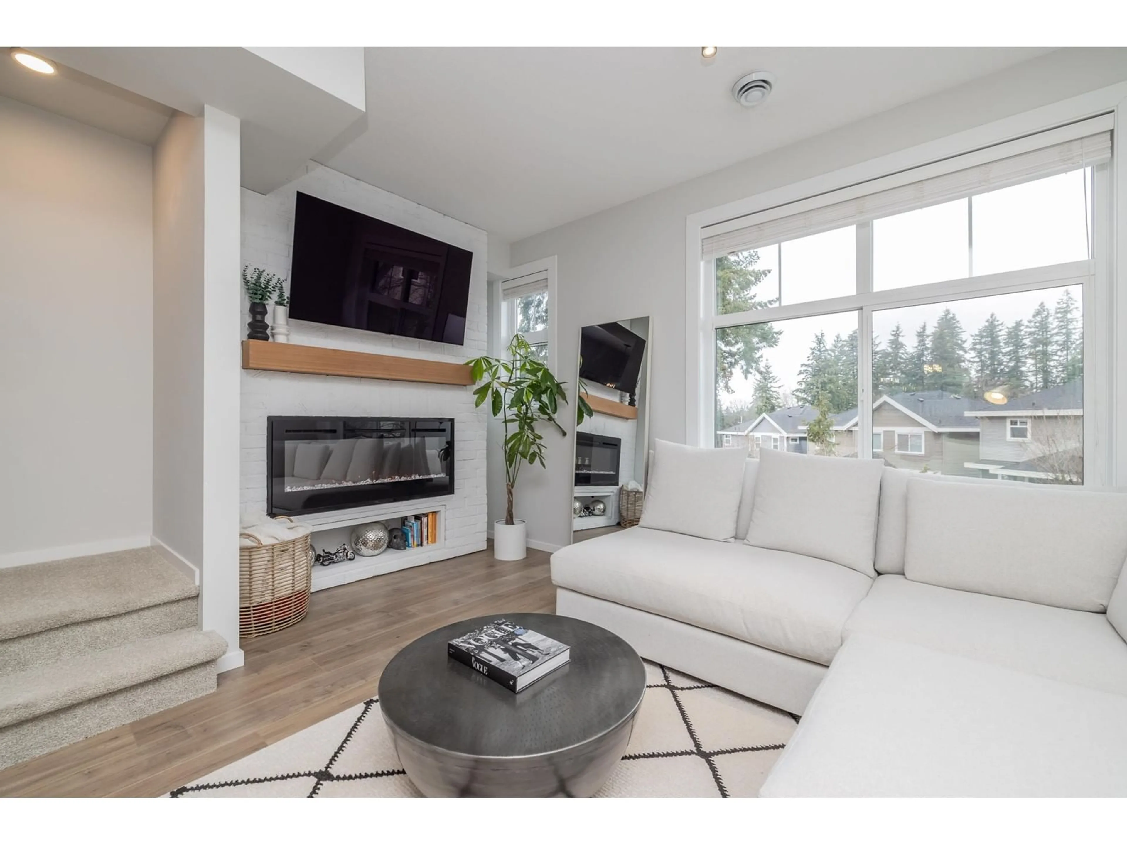 Living room with furniture, unknown for 26 - 3339 148, Surrey British Columbia V4P0G6