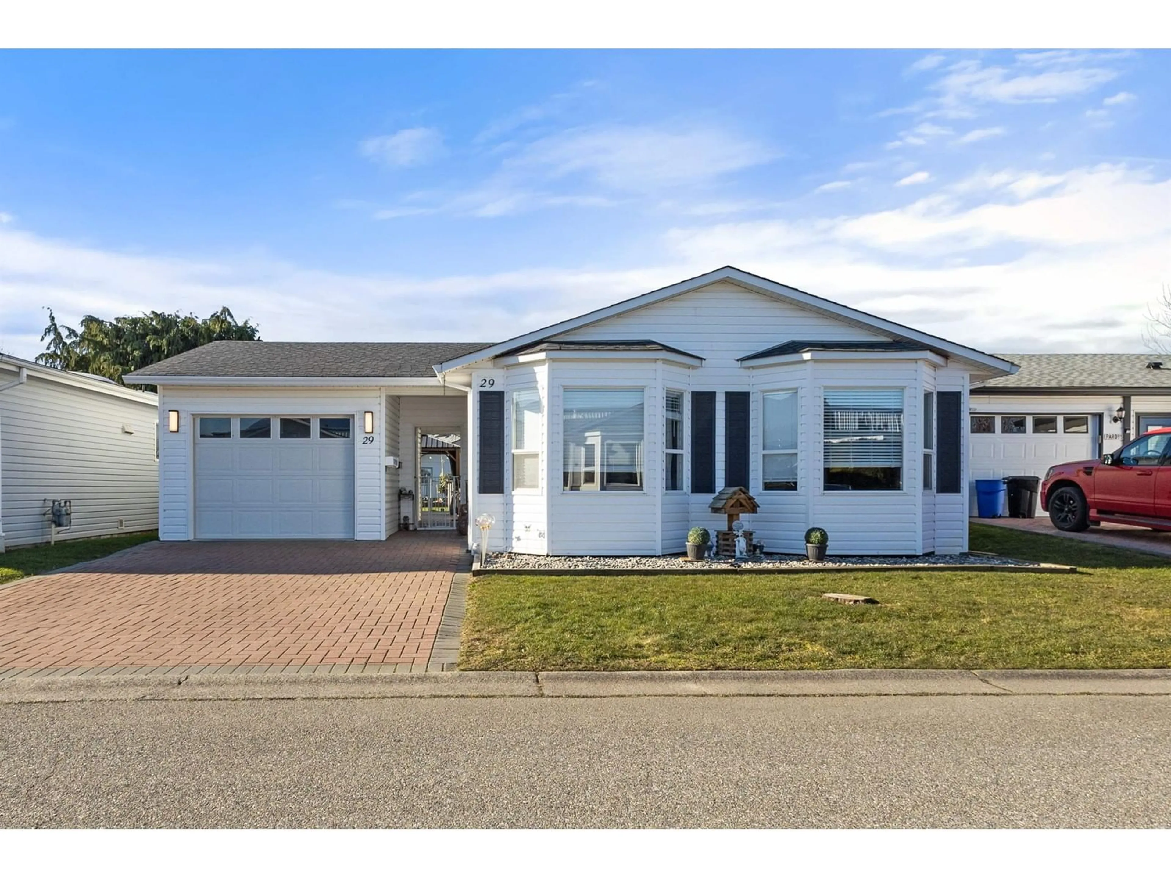 Home with vinyl exterior material, street for 29 - 45918 KNIGHT ROAD, Chilliwack British Columbia V2R3X4