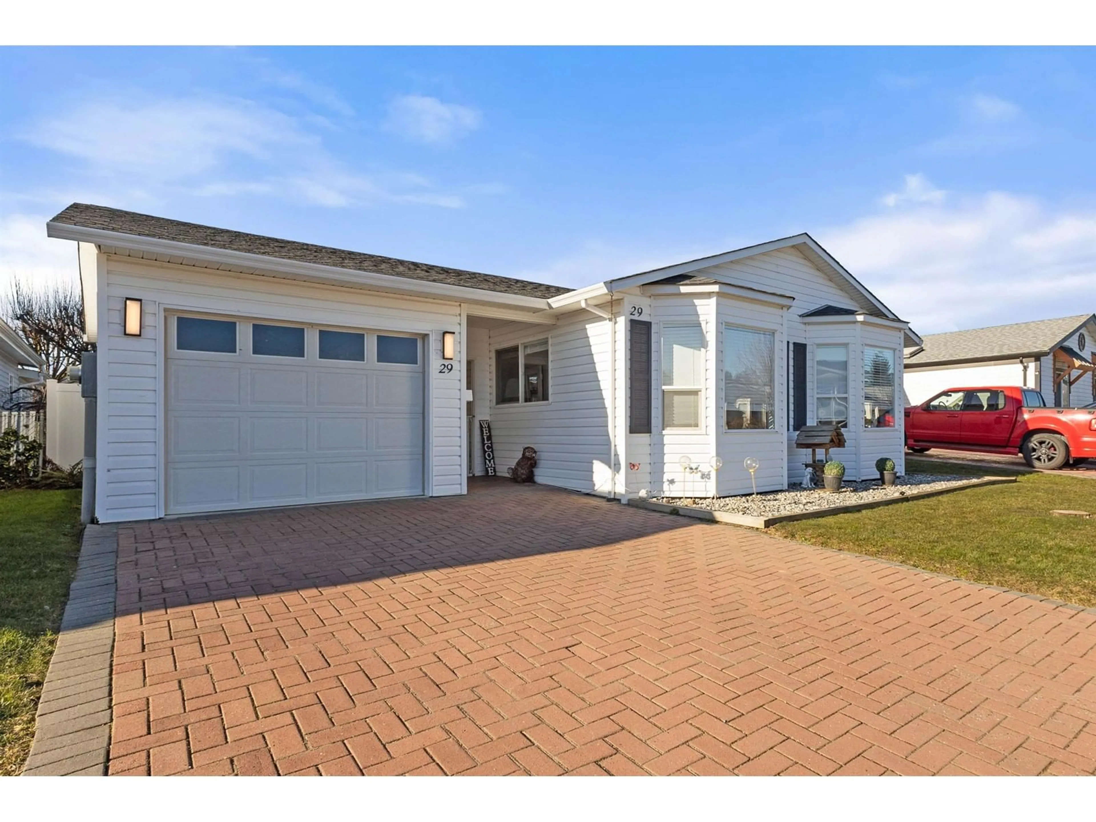 Home with vinyl exterior material, street for 29 - 45918 KNIGHT ROAD, Chilliwack British Columbia V2R3X4