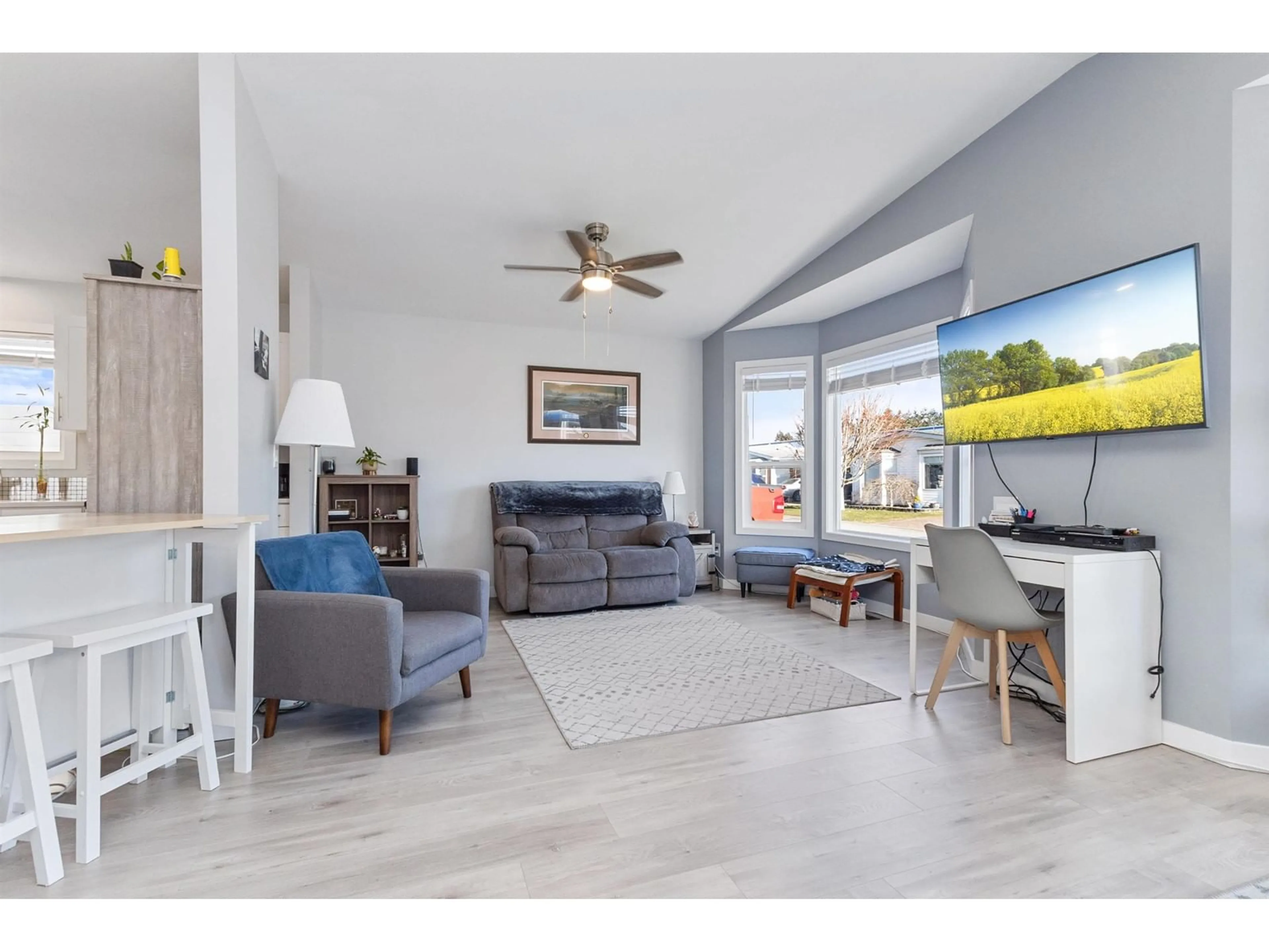 Living room with furniture, unknown for 29 - 45918 KNIGHT ROAD, Chilliwack British Columbia V2R3X4