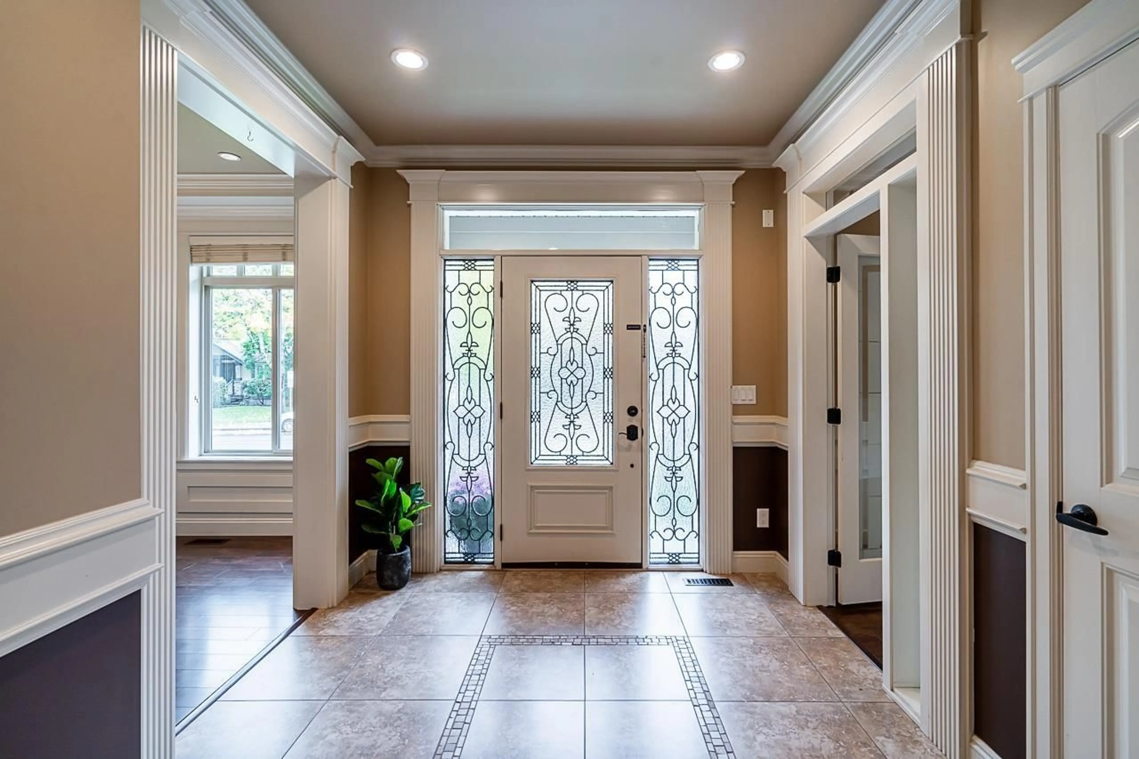Indoor entryway for 5071 223, Langley British Columbia V2Y2V4