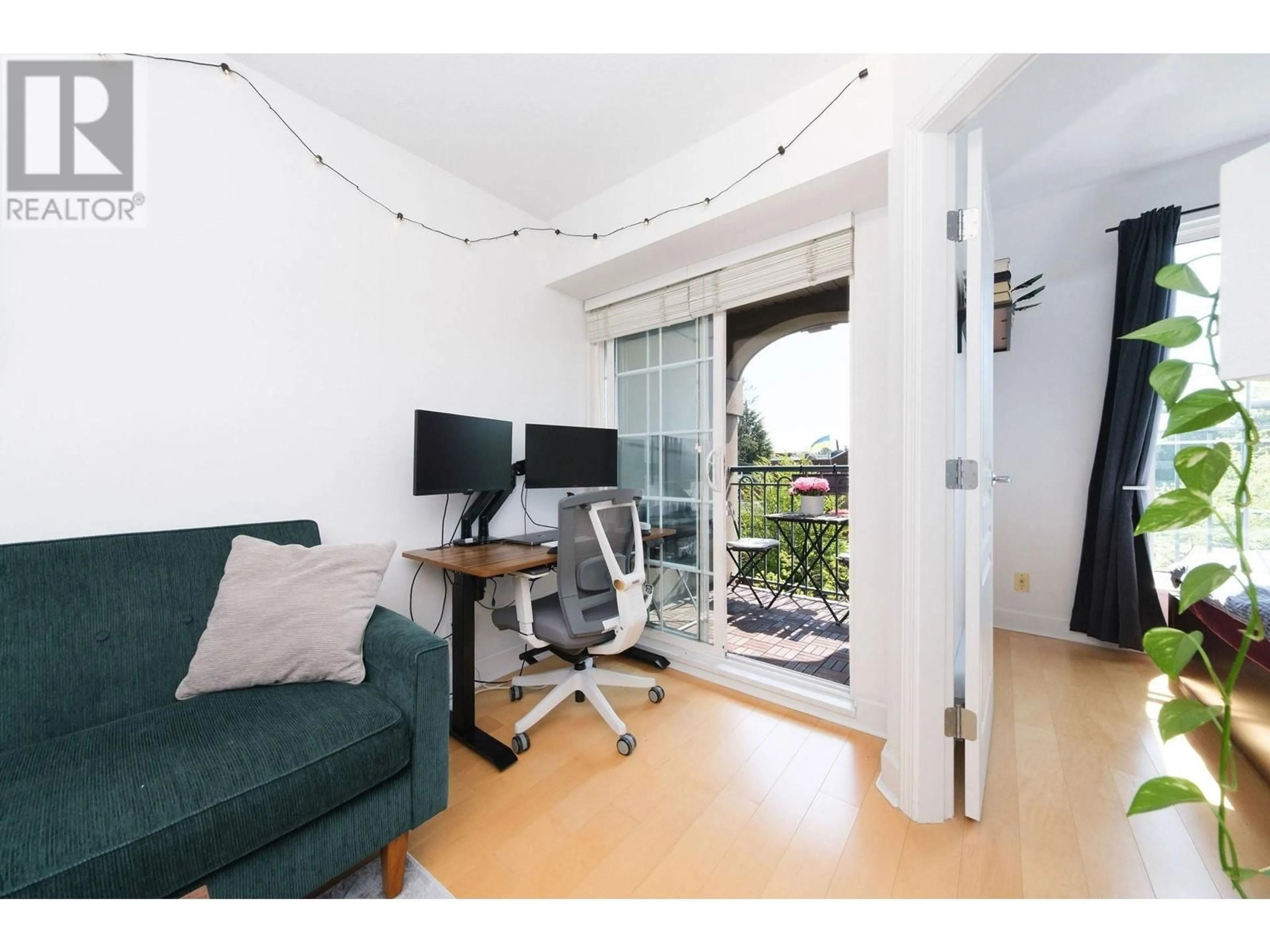 A pic of a room for 406 - 1989 DUNBAR STREET, Vancouver British Columbia V6R4R5