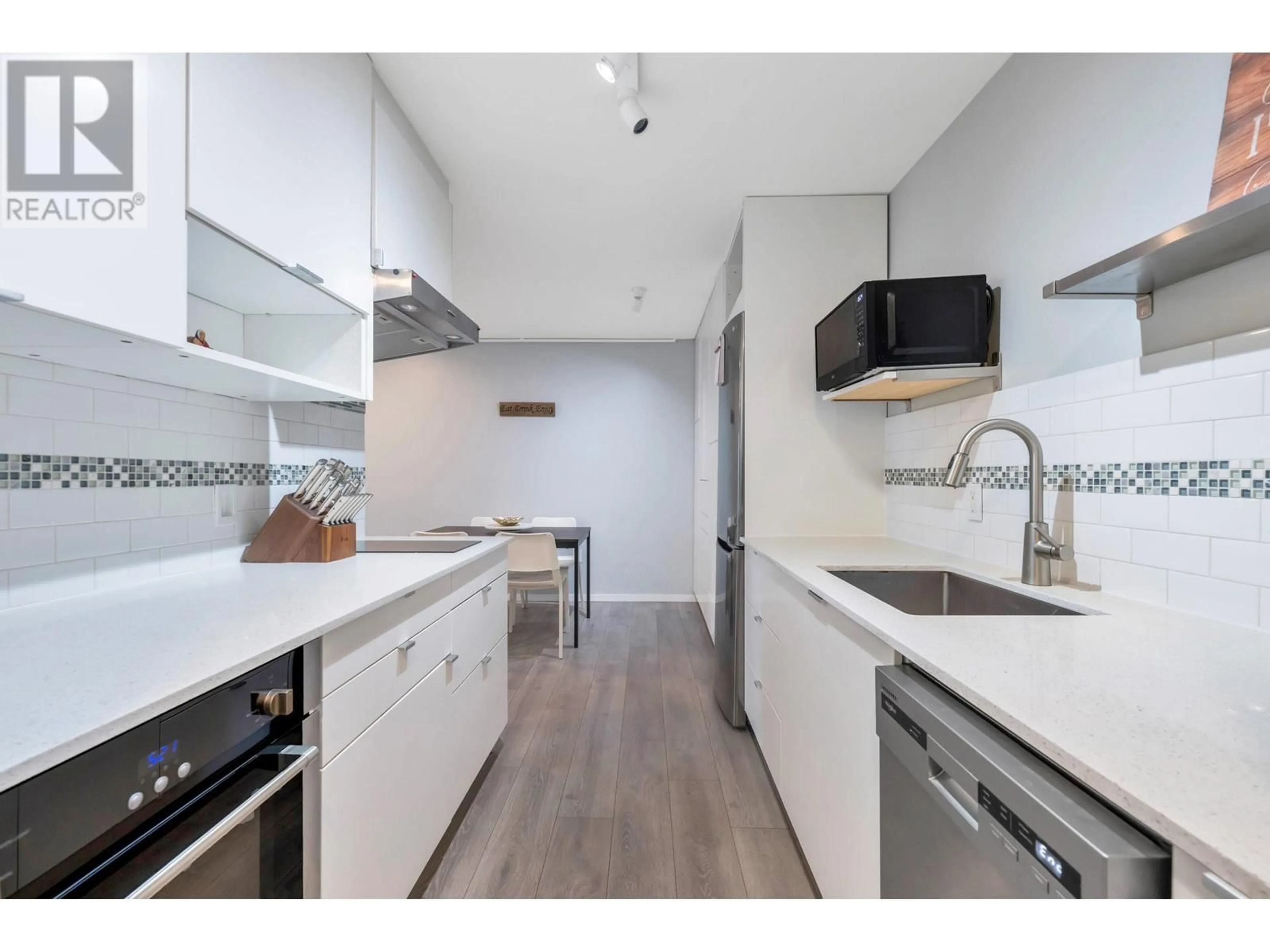 Standard kitchen, unknown for 205 - 428 AGNES STREET, New Westminster British Columbia V3L1G1
