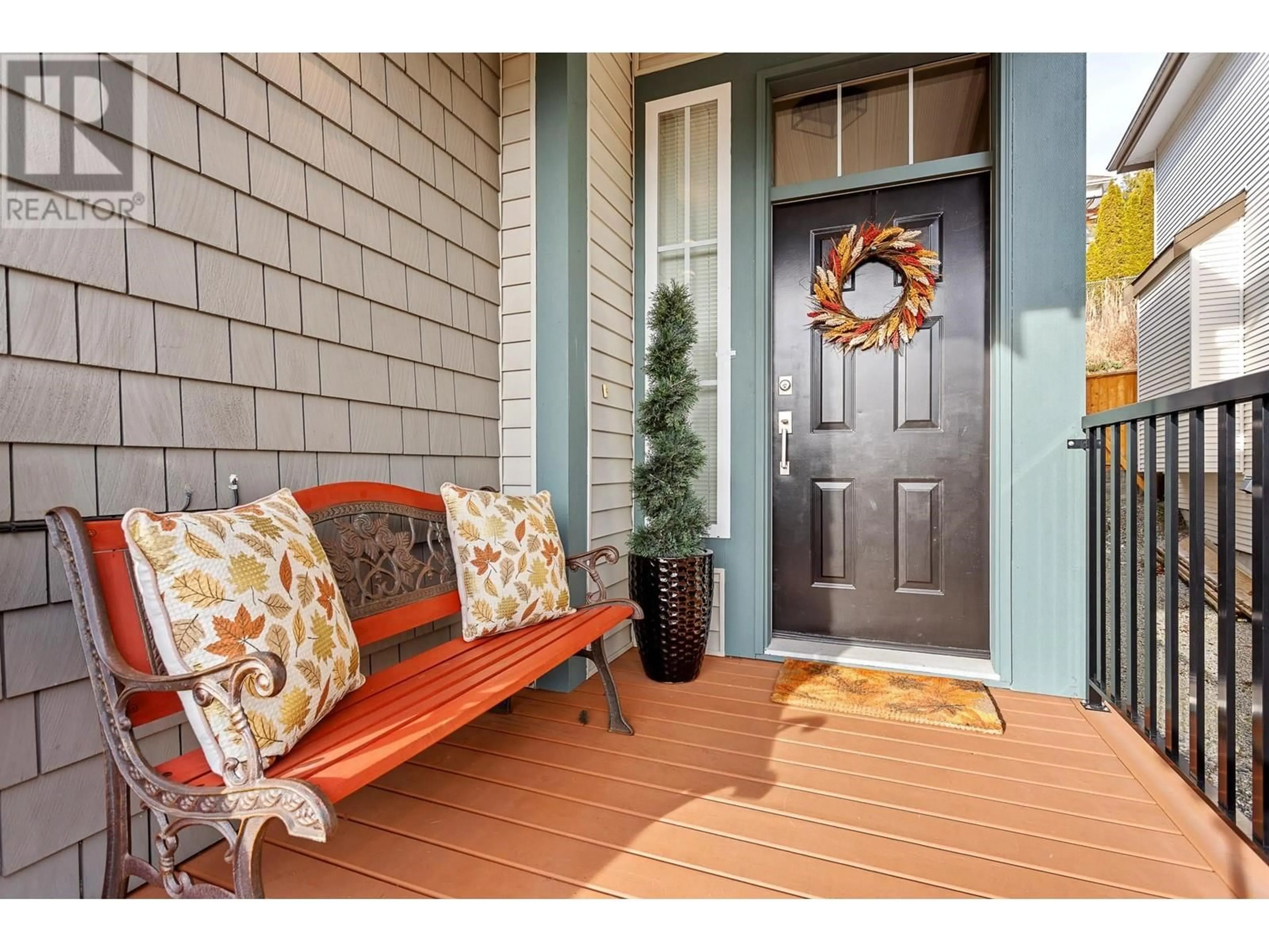 Indoor entryway for 119 FOREST PARK WAY, Port Moody British Columbia V3H5J4