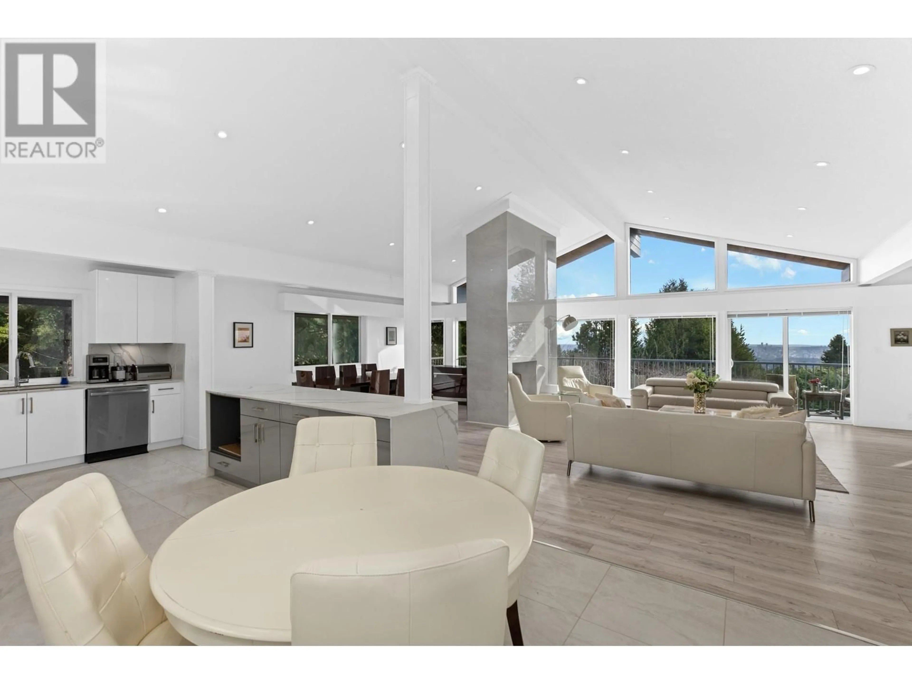 Open concept kitchen, unknown for 1257 CHARTWELL PLACE, West Vancouver British Columbia V7S2S2