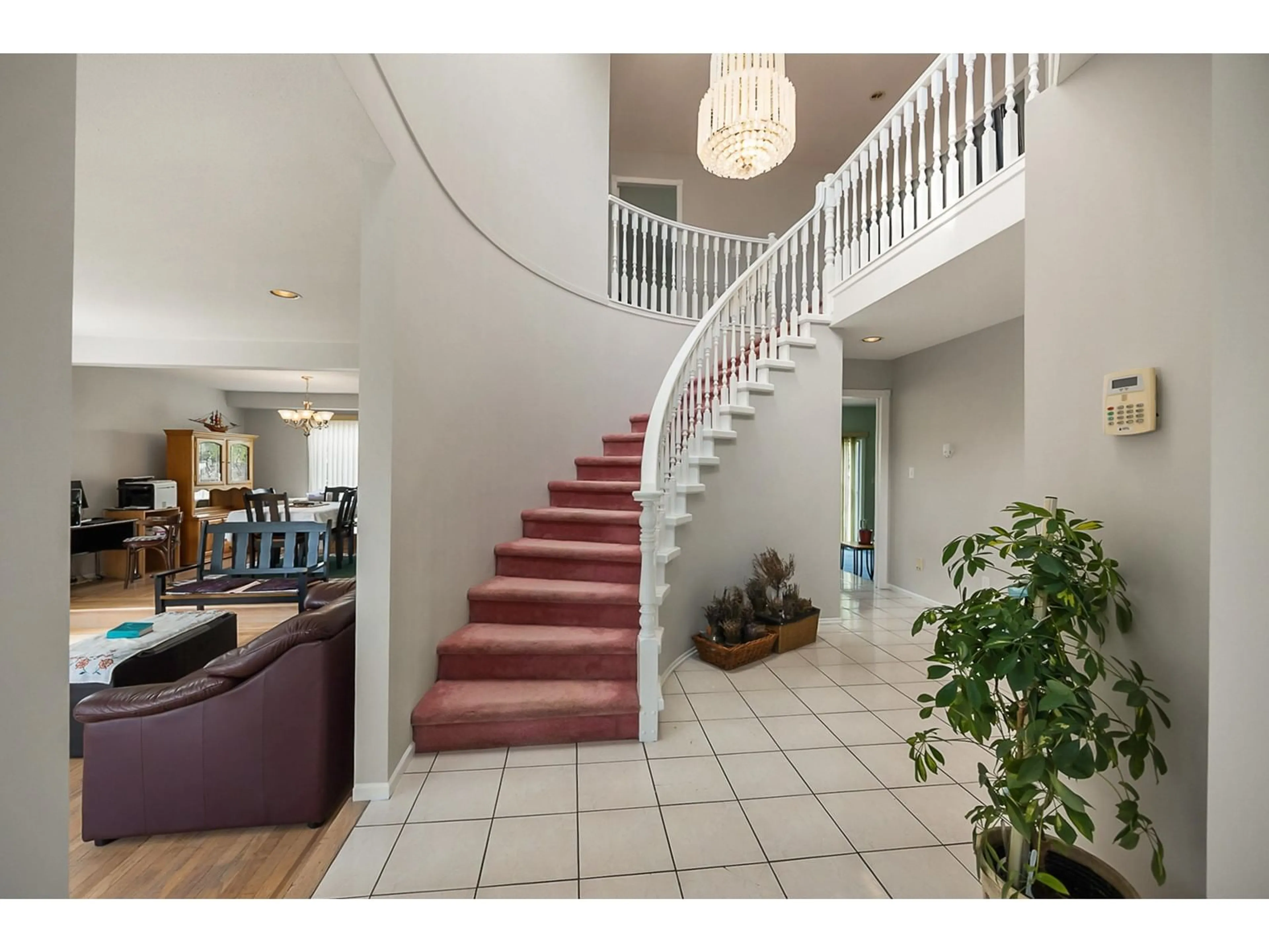 Indoor foyer for 10837 155A, Surrey British Columbia V3R0H7