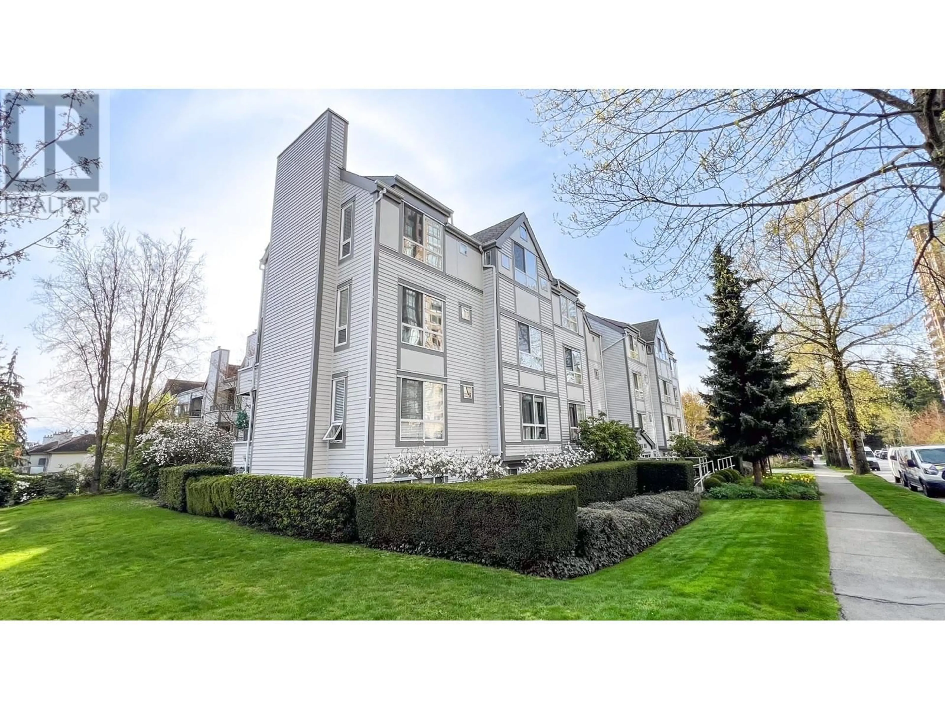 Unknown for 109 - 7465 SANDBORNE AVENUE, Burnaby British Columbia V3N4W7