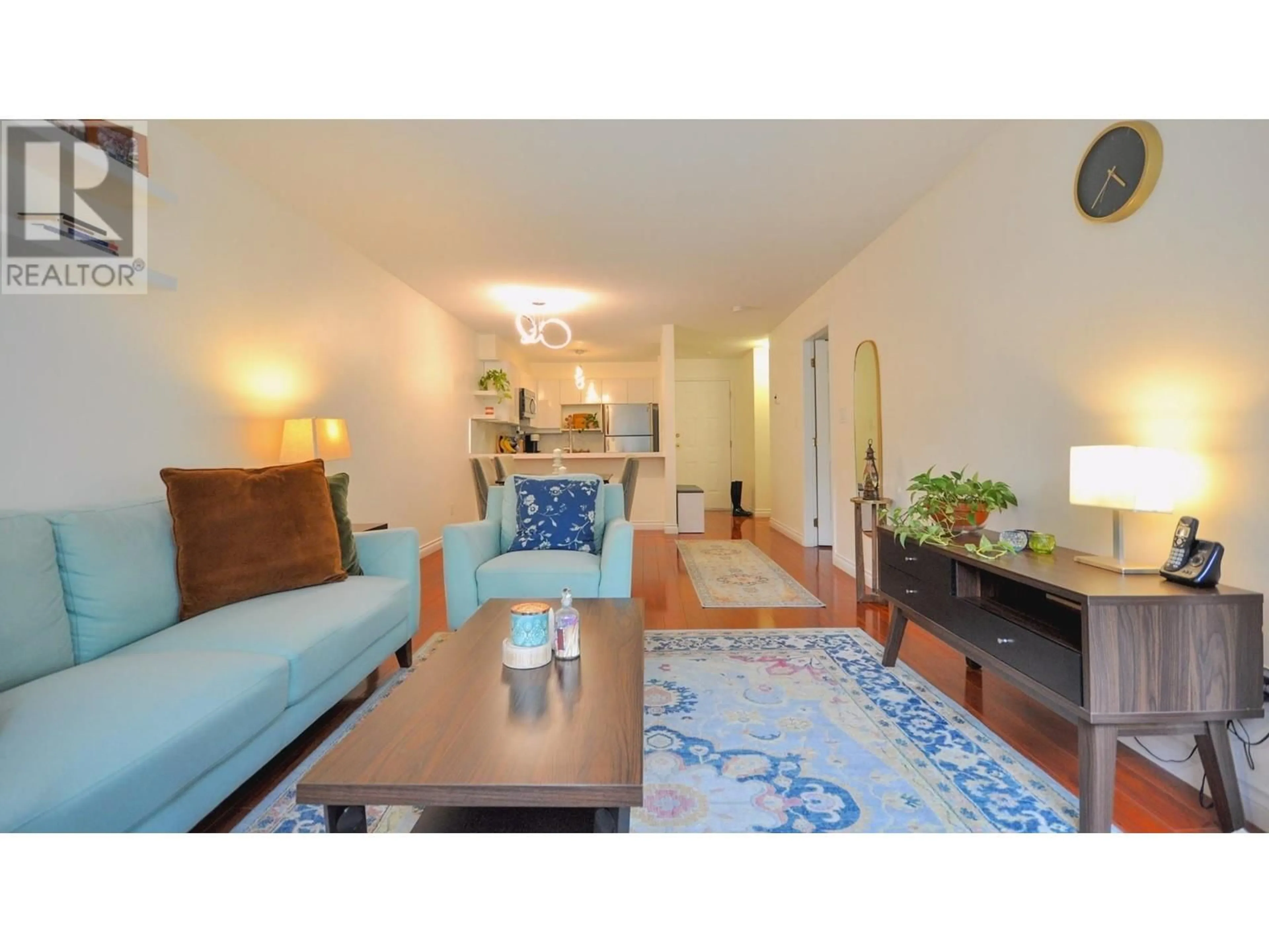 Living room with furniture, unknown for 109 - 7465 SANDBORNE AVENUE, Burnaby British Columbia V3N4W7